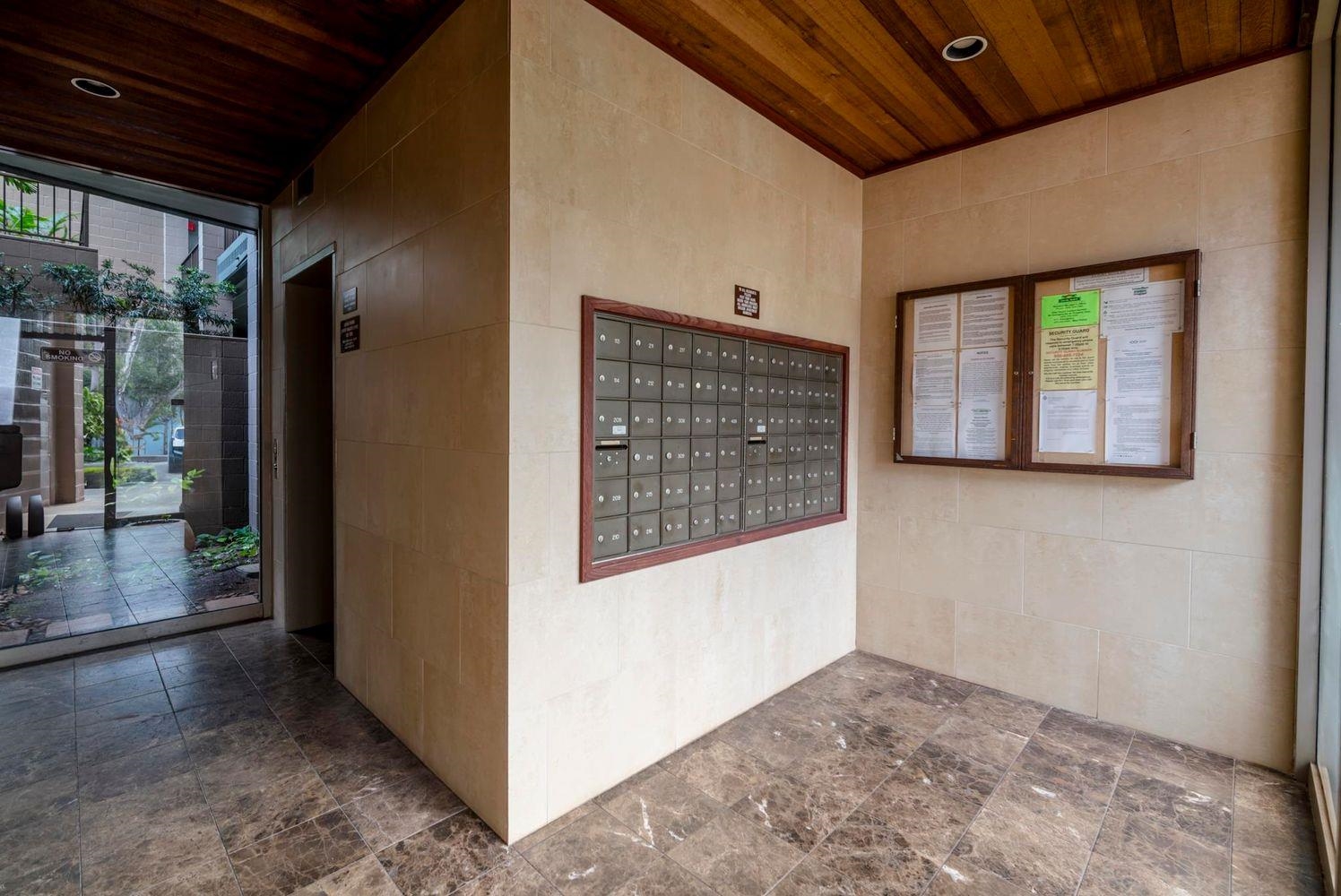 Kahana Manor condo # 210, Lahaina, Hawaii - photo 19 of 28