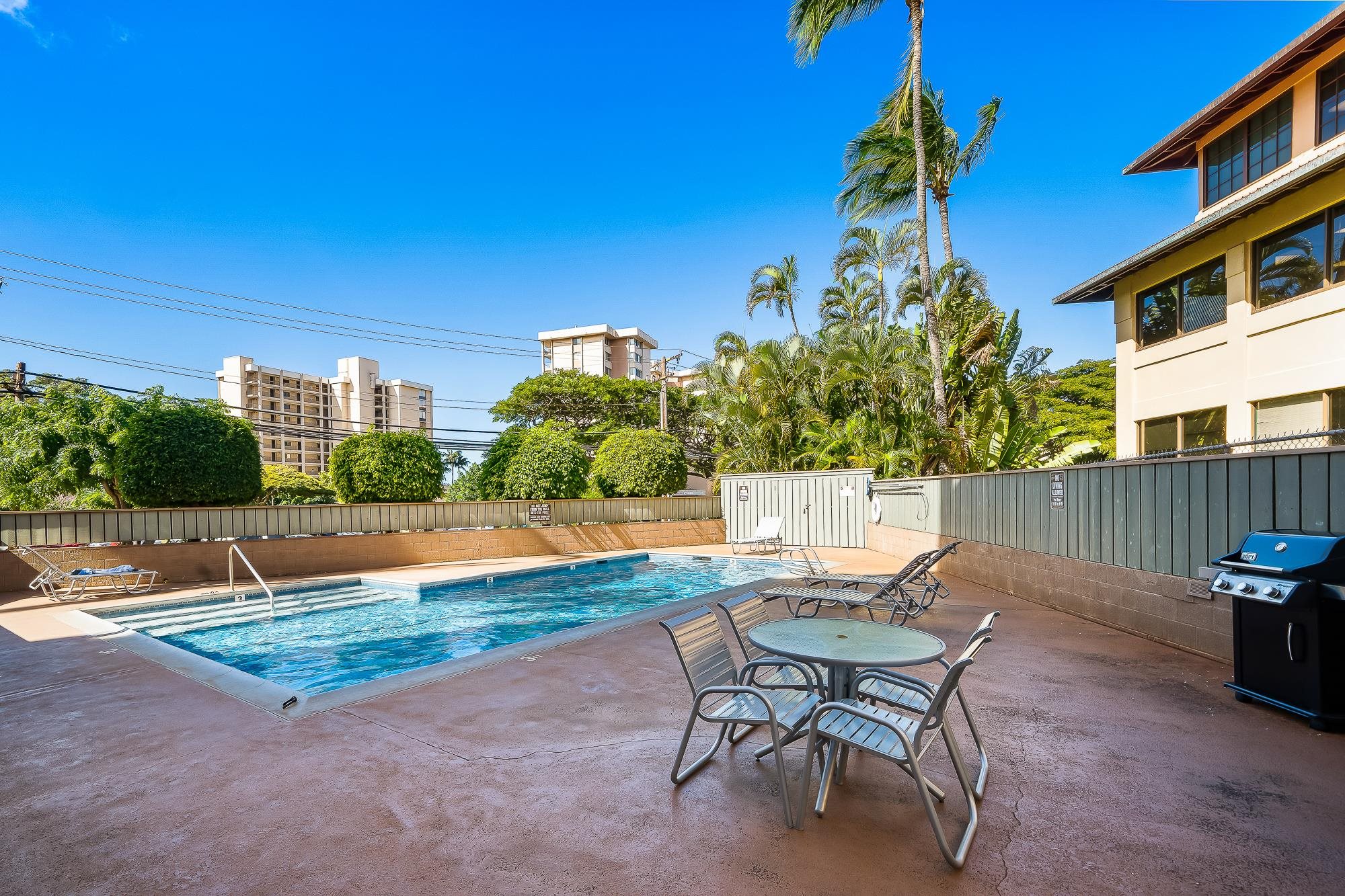 Kahana Manor condo # 218, Lahaina, Hawaii - photo 25 of 37
