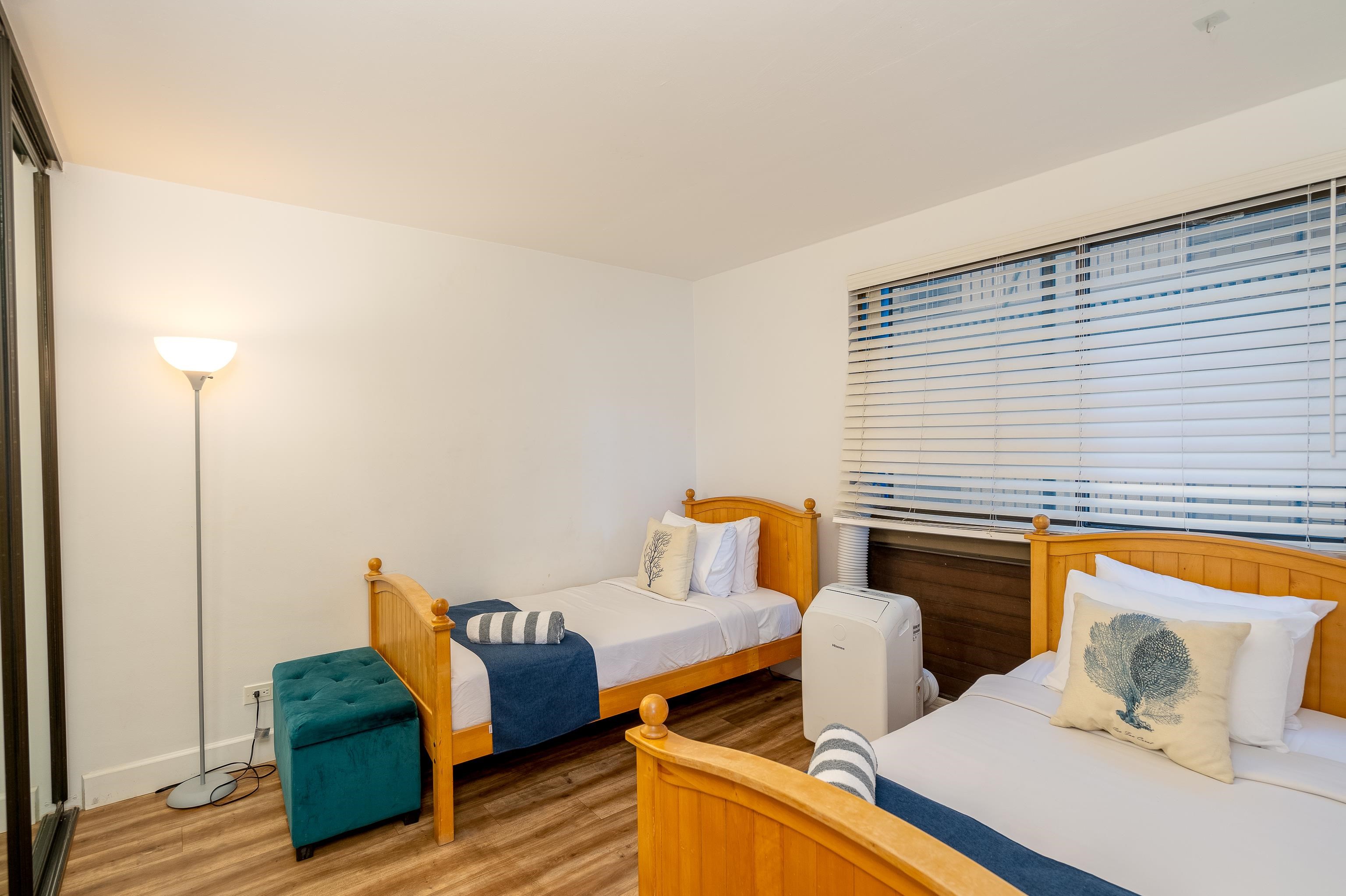 Kahana Manor condo # 220, Lahaina, Hawaii - photo 11 of 26