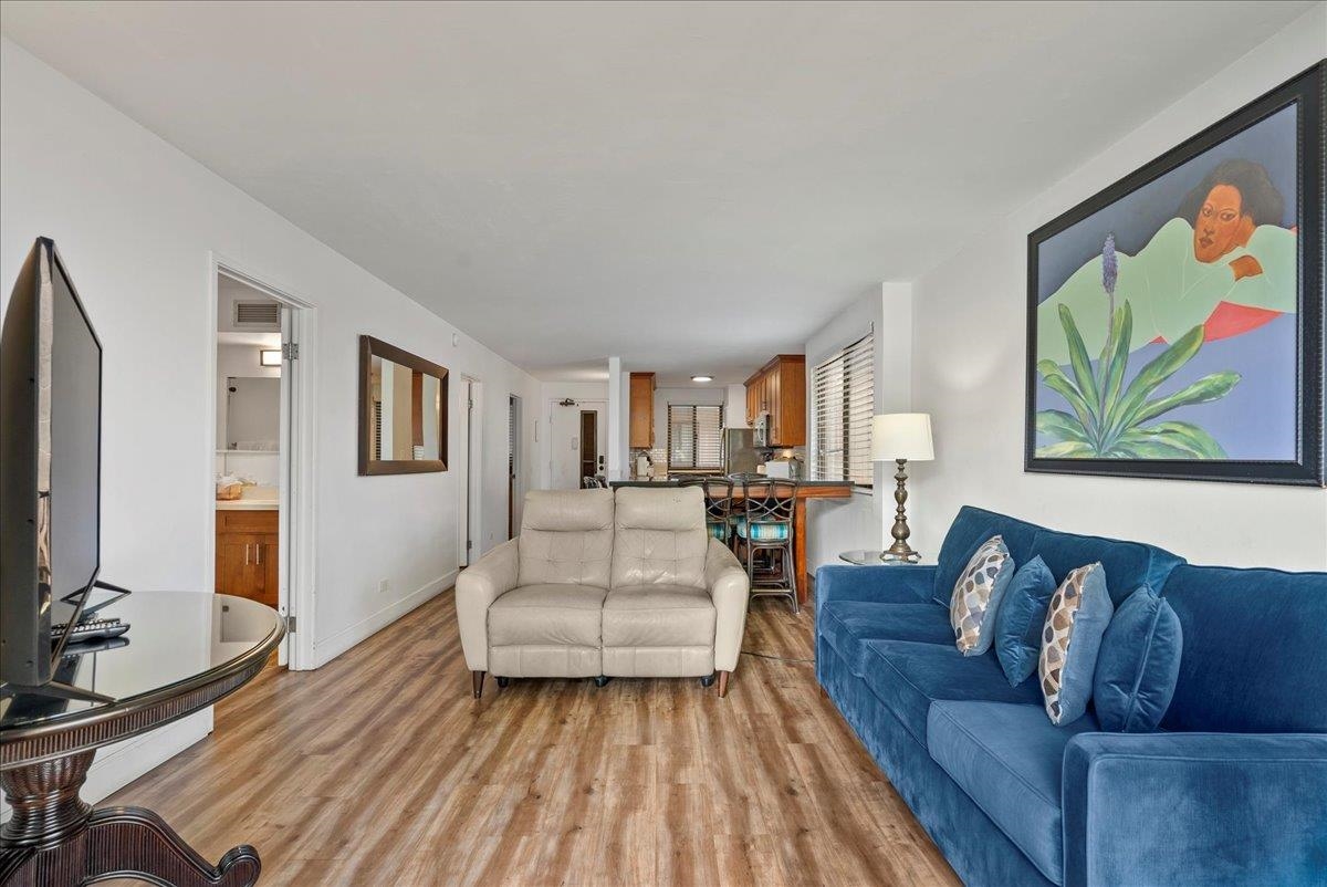 Kahana Manor condo # 220, Lahaina, Hawaii - photo 3 of 28