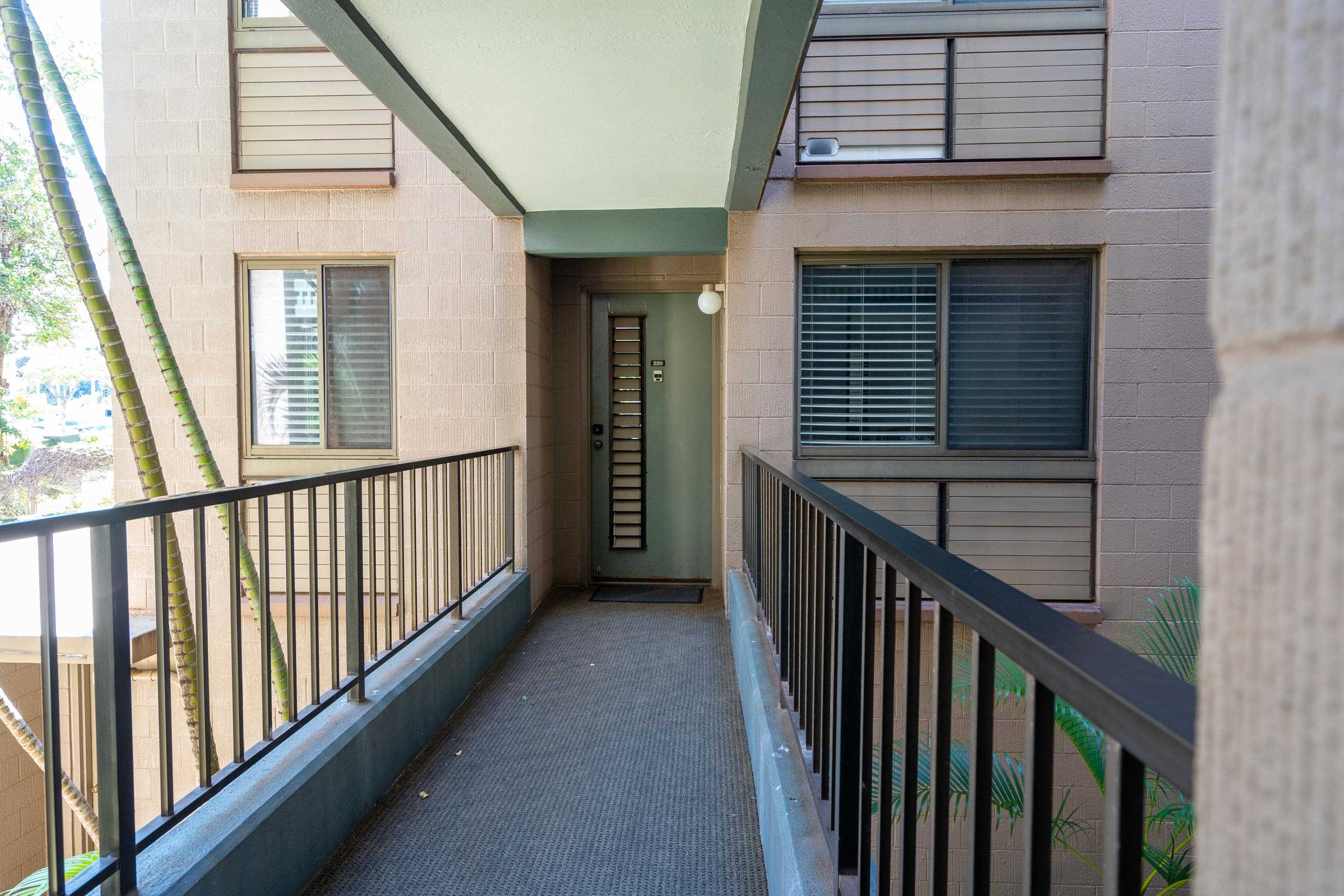 Kahana Manor condo # 220, Lahaina, Hawaii - photo 22 of 28