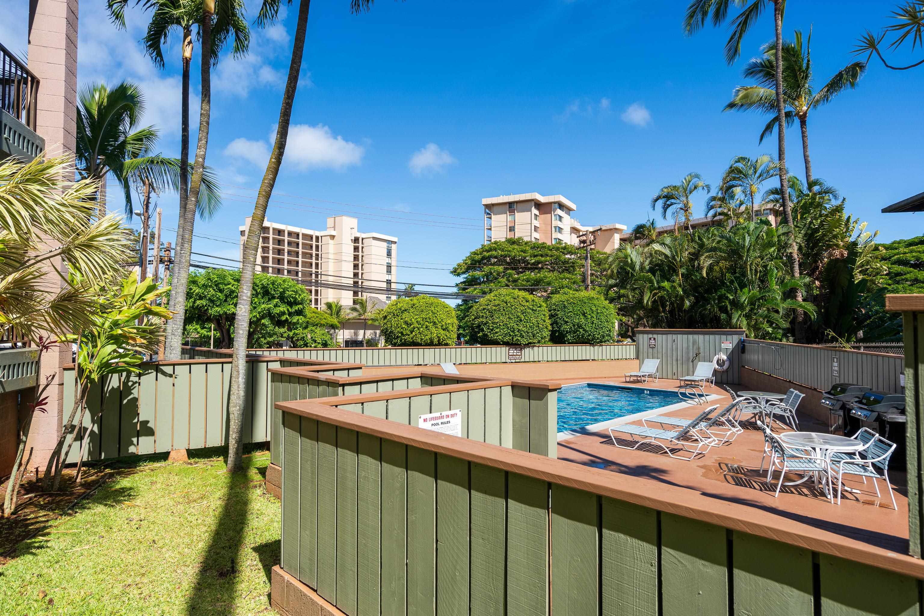 Kahana Manor condo # 220, Lahaina, Hawaii - photo 23 of 30