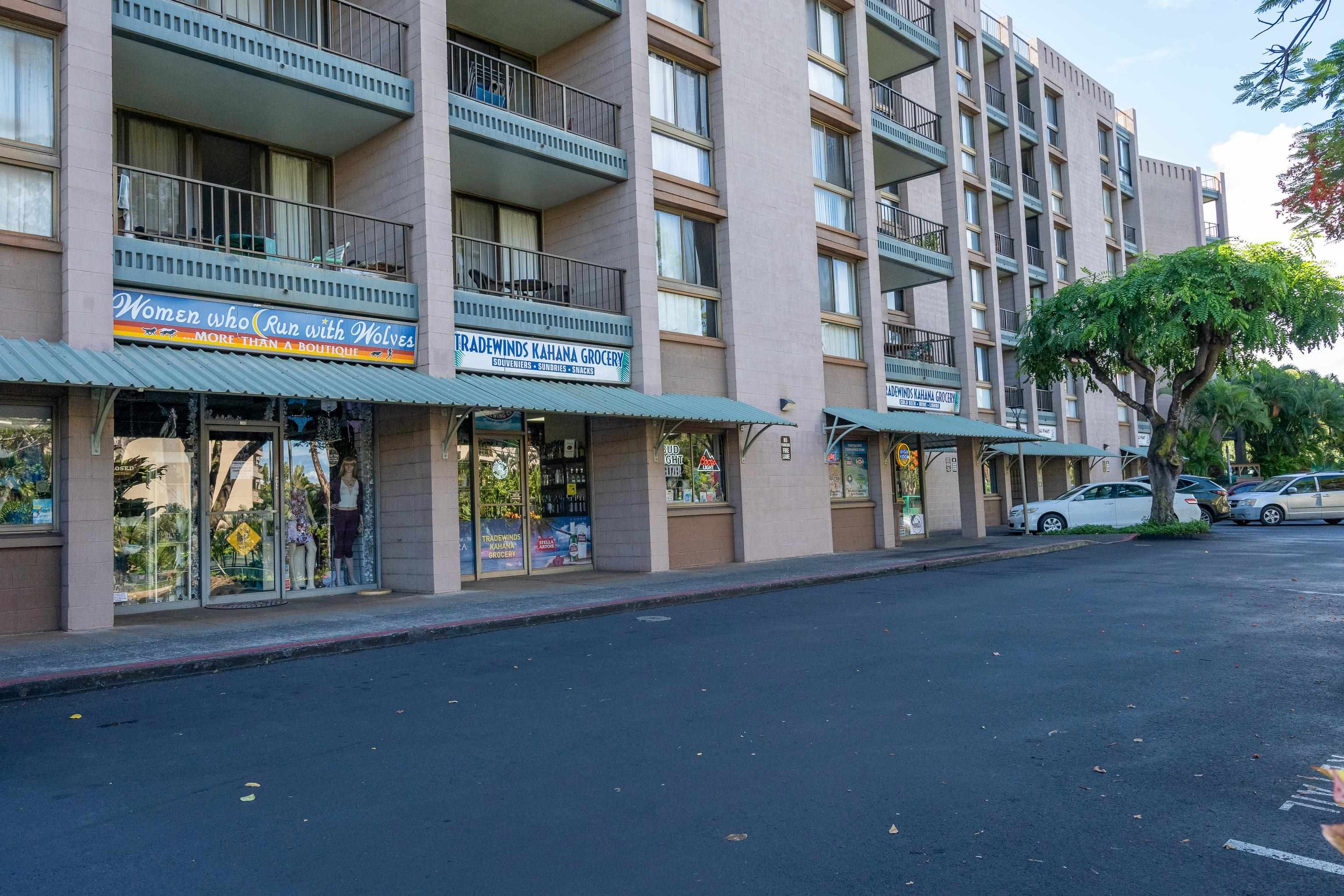 Kahana Manor condo # 220, Lahaina, Hawaii - photo 24 of 26