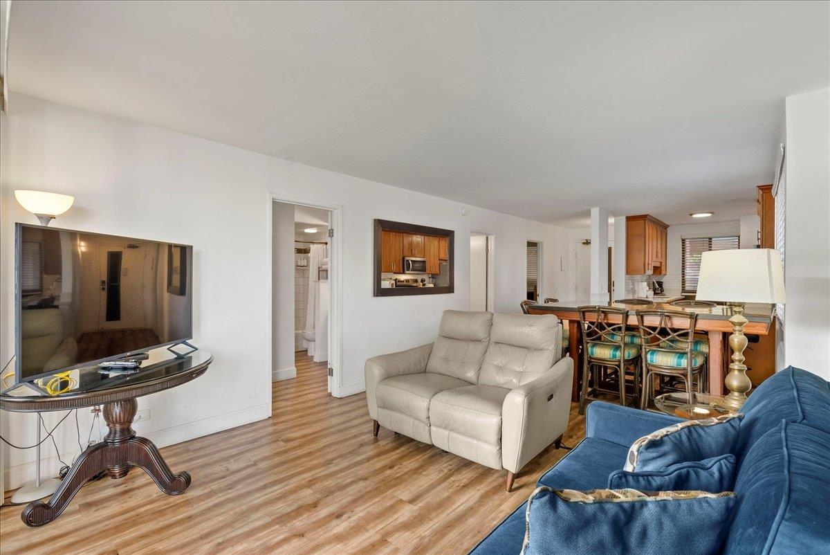 Kahana Manor condo # 220, Lahaina, Hawaii - photo 5 of 28