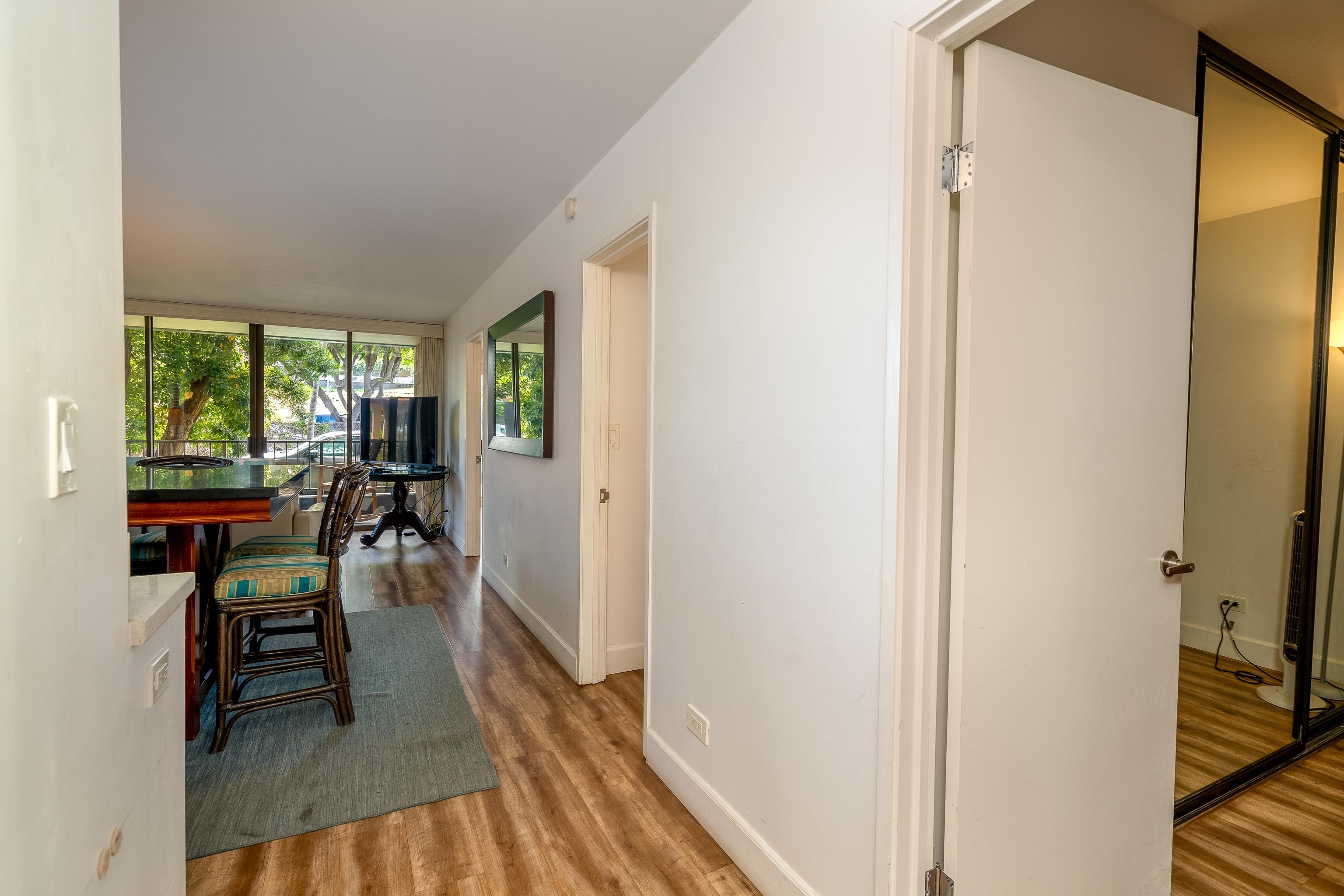 Kahana Manor condo # 220, Lahaina, Hawaii - photo 7 of 26