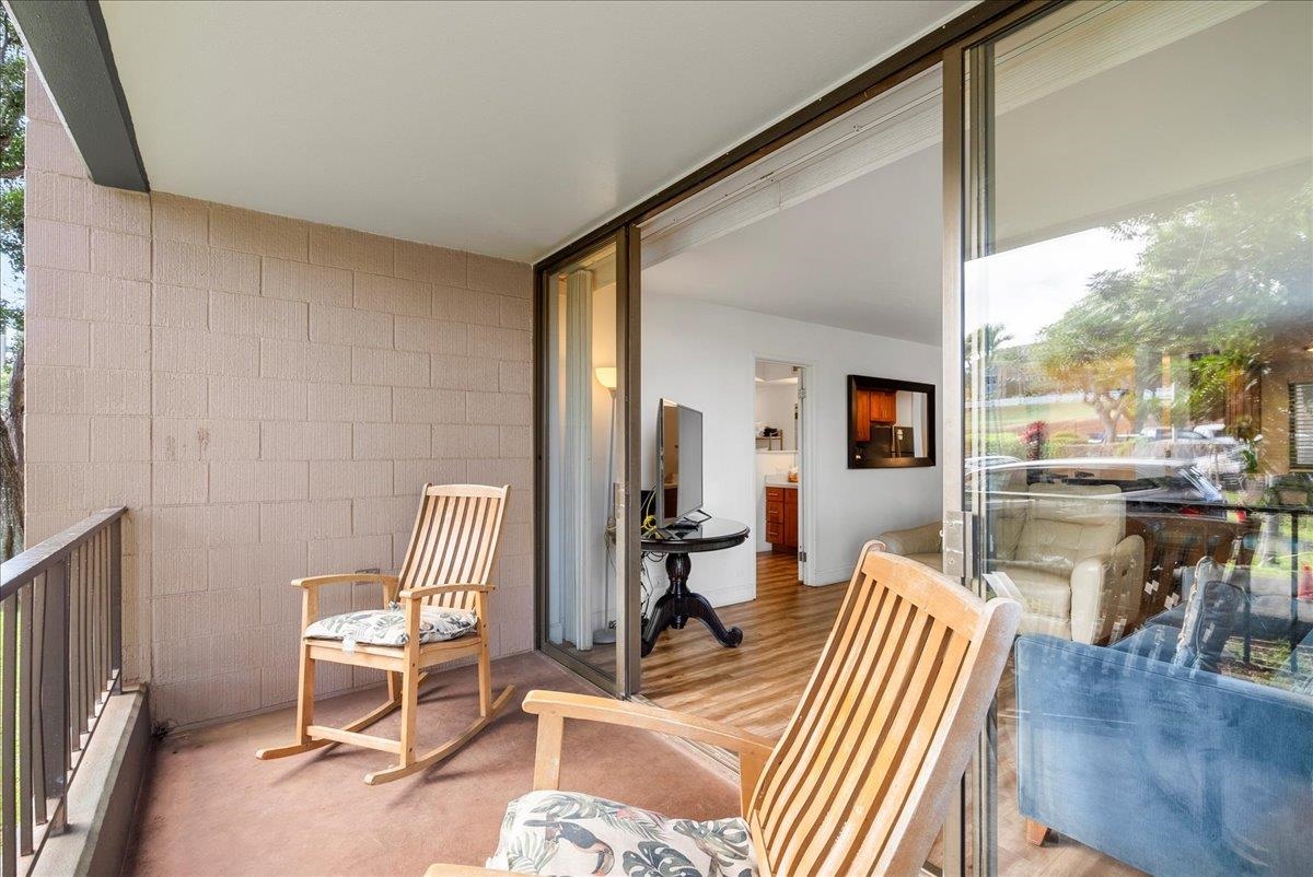 Kahana Manor condo # 220, Lahaina, Hawaii - photo 8 of 28