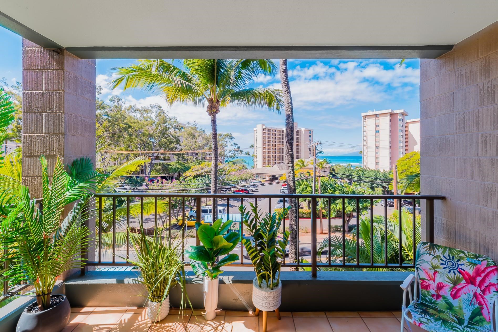 Kahana Manor condo # 302, Lahaina, Hawaii - photo 2 of 50