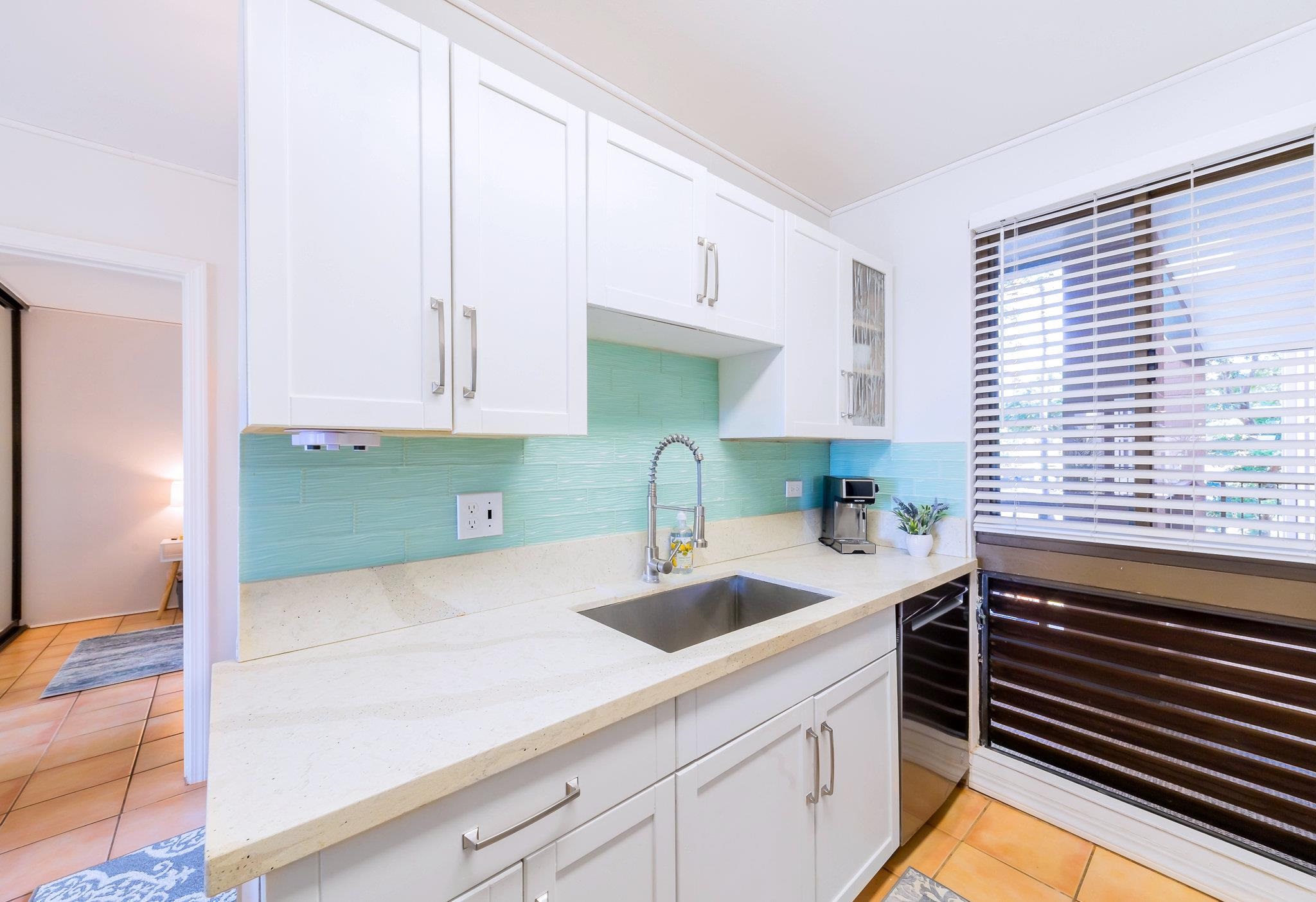 Kahana Manor condo # 302, Lahaina, Hawaii - photo 16 of 50