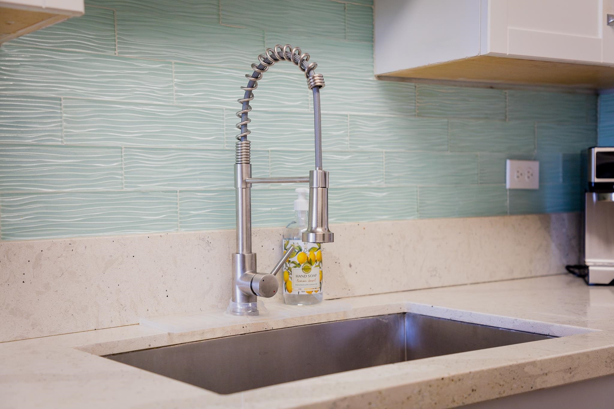 Kahana Manor condo # 302, Lahaina, Hawaii - photo 19 of 50