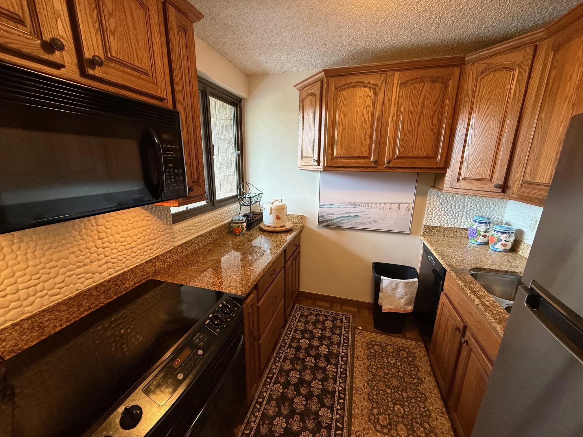 Kahana Manor condo # 315, Lahaina, Hawaii - photo 4 of 20