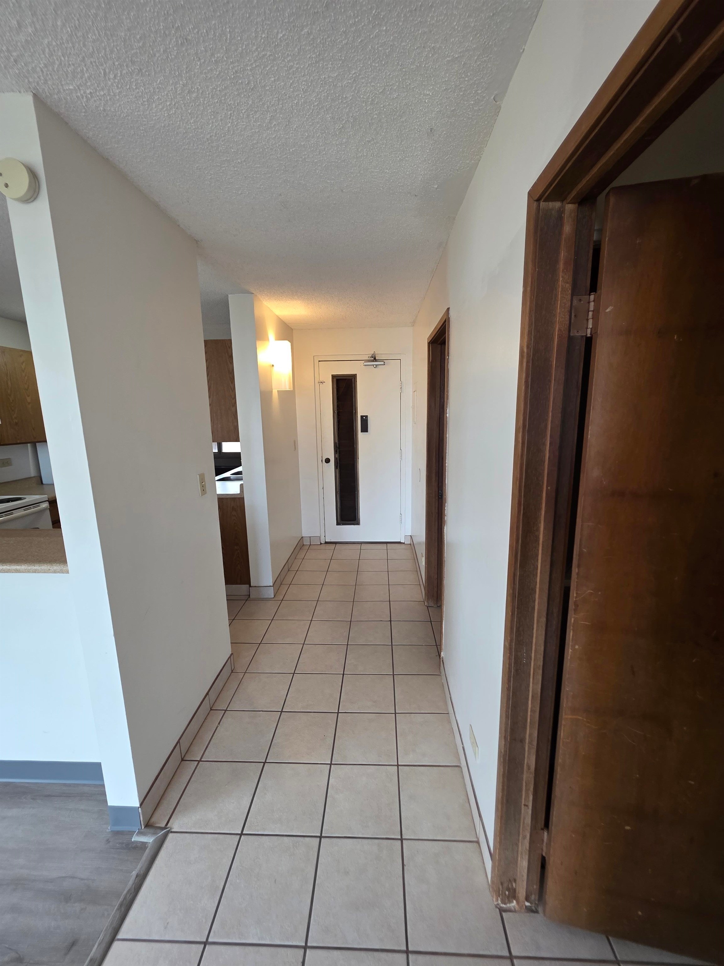 Kahana Manor condo # 401, Lahaina, Hawaii - photo 3 of 12