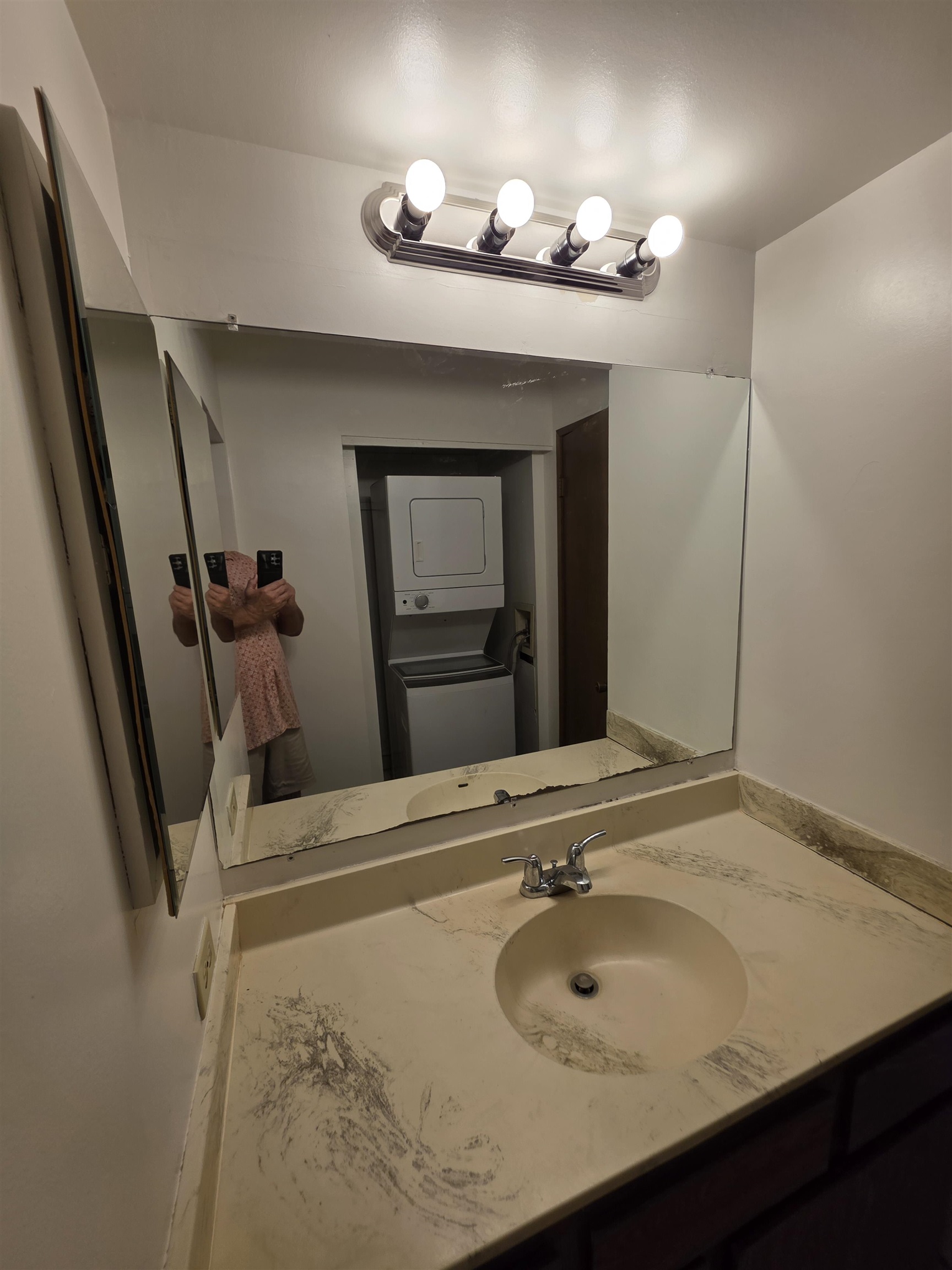 Kahana Manor condo # 401, Lahaina, Hawaii - photo 6 of 12