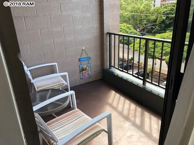 Kahana Manor condo # 410, Lahaina, Hawaii - photo 4 of 11