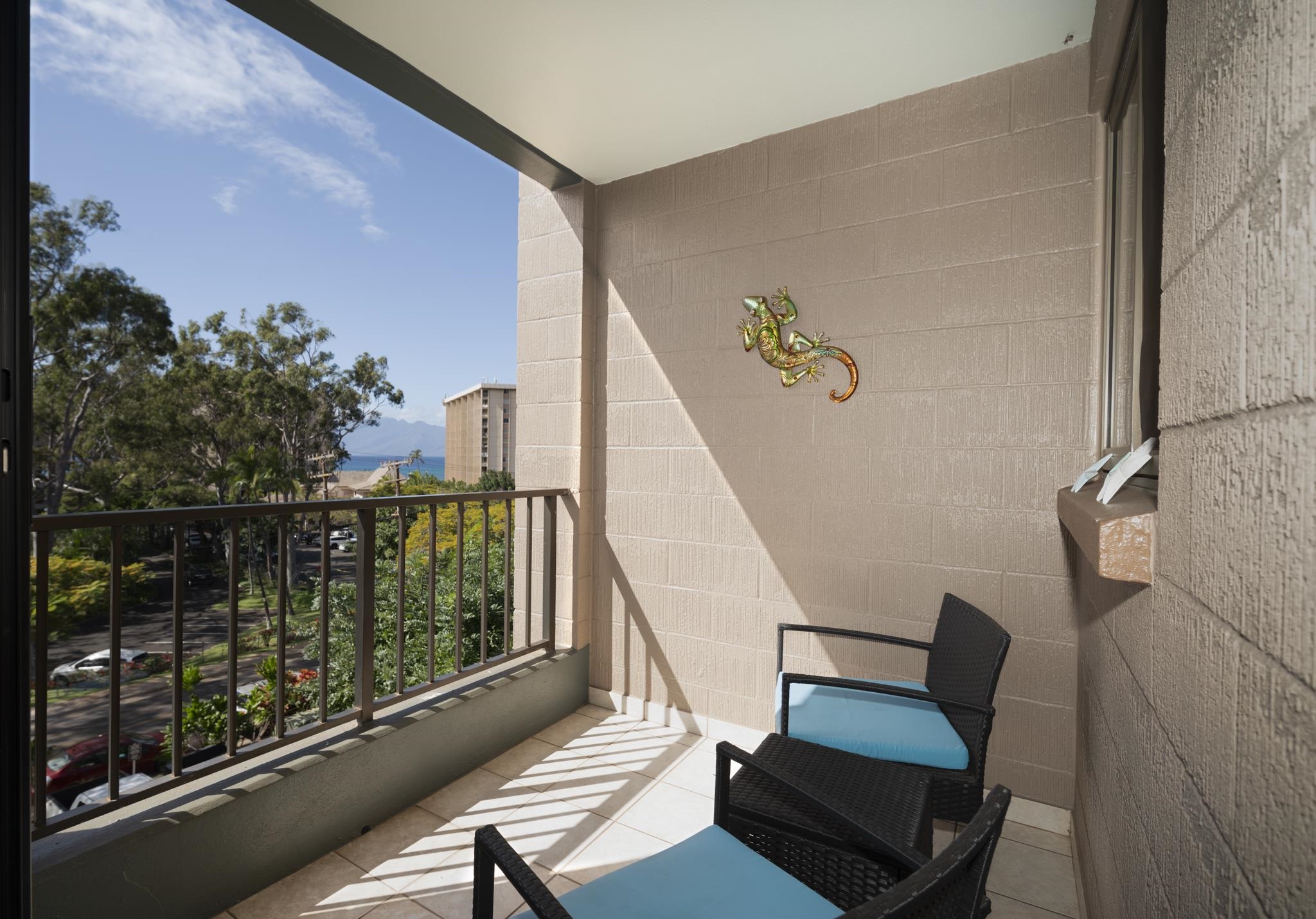 Kahana Manor condo # 411, Lahaina, Hawaii - photo 11 of 38