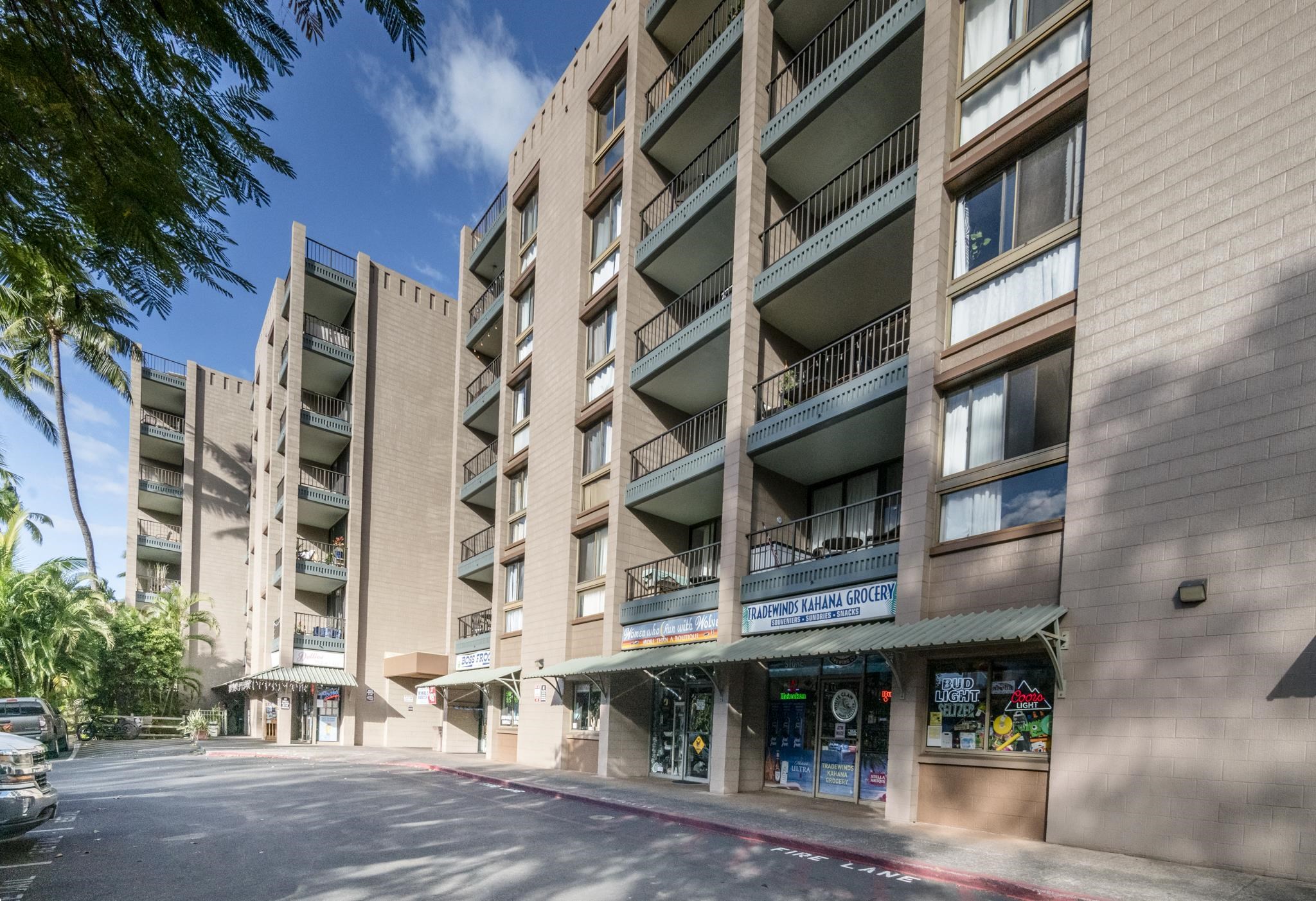 Kahana Manor condo # 411, Lahaina, Hawaii - photo 31 of 38