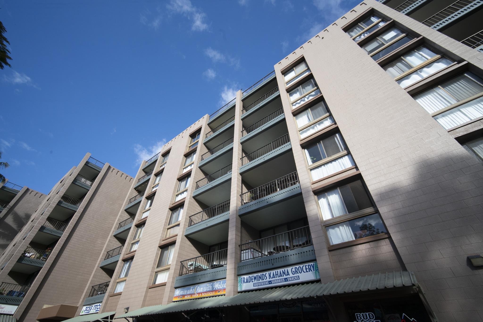 Kahana Manor condo # 411, Lahaina, Hawaii - photo 34 of 38