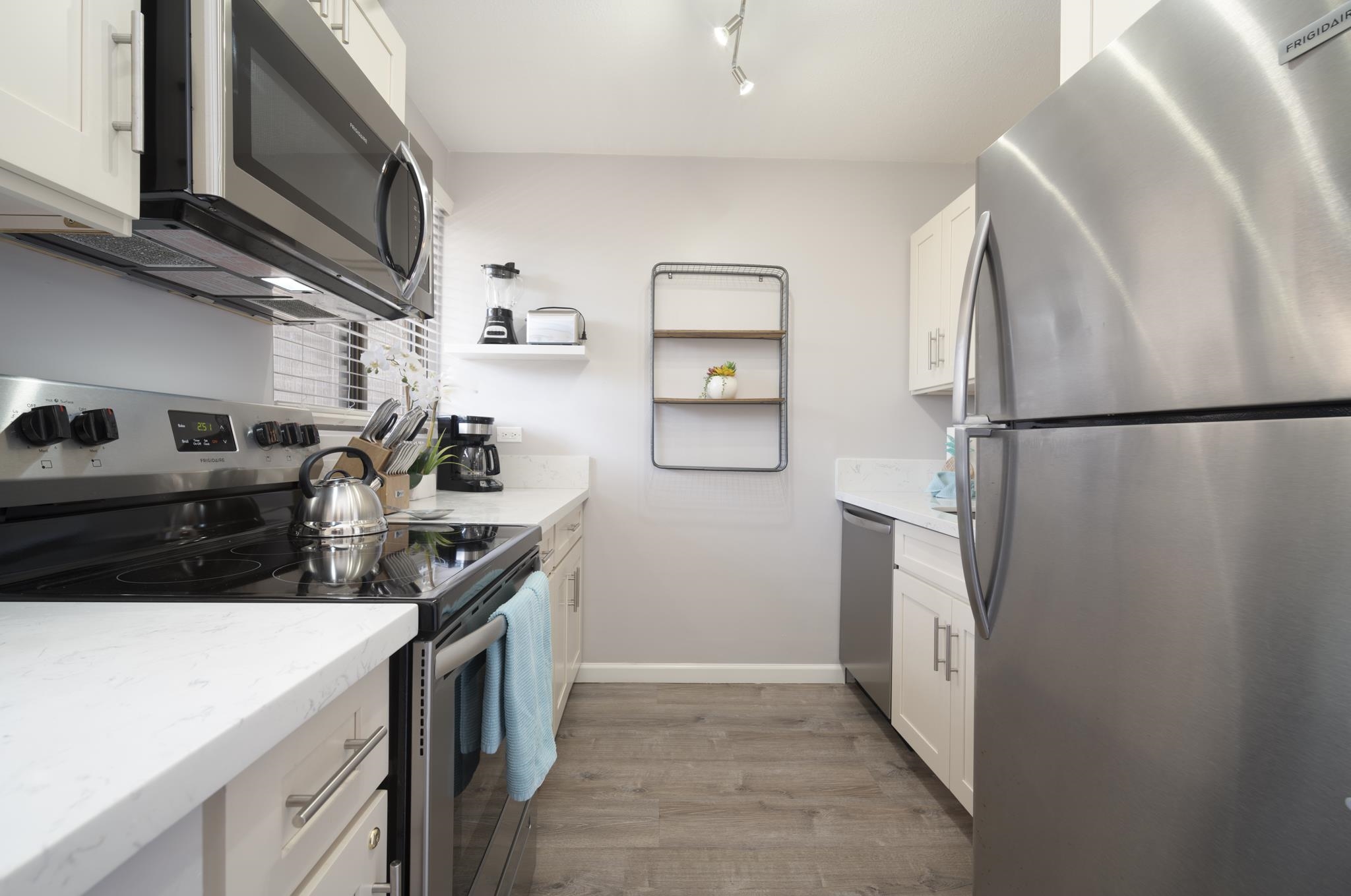 Kahana Manor condo # 411, Lahaina, Hawaii - photo 8 of 38