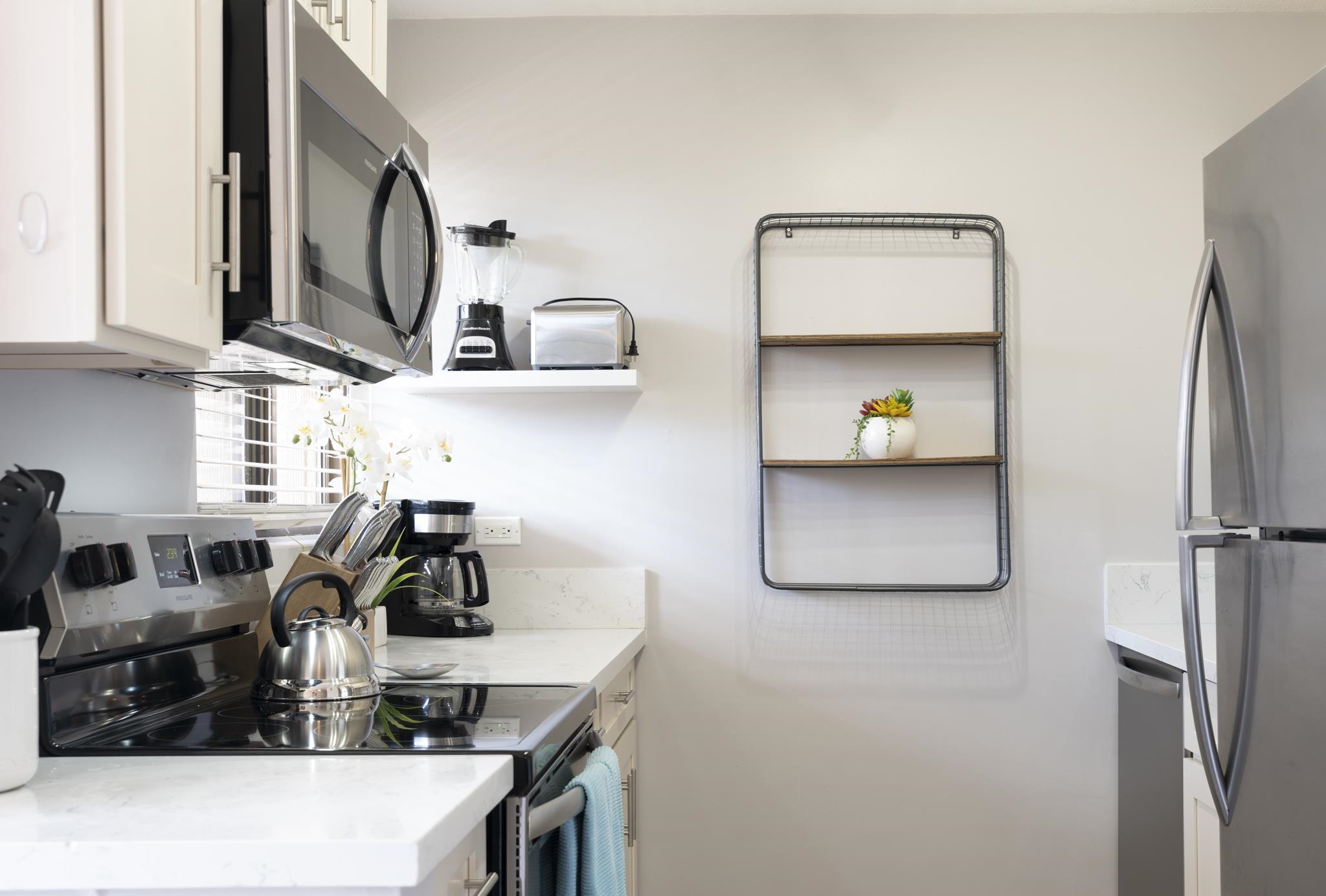 Kahana Manor condo # 411, Lahaina, Hawaii - photo 9 of 38