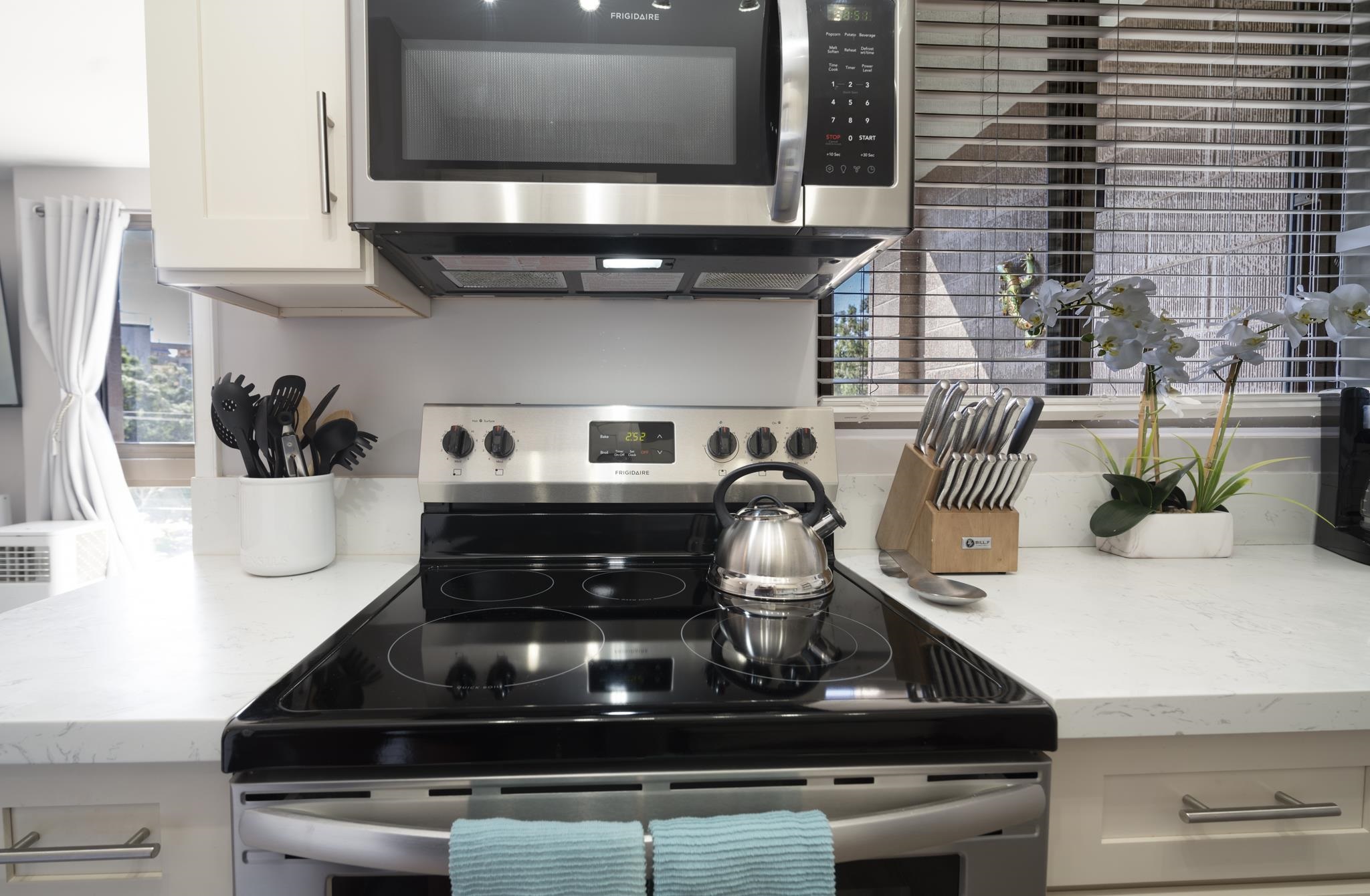 Kahana Manor condo # 411, Lahaina, Hawaii - photo 10 of 38