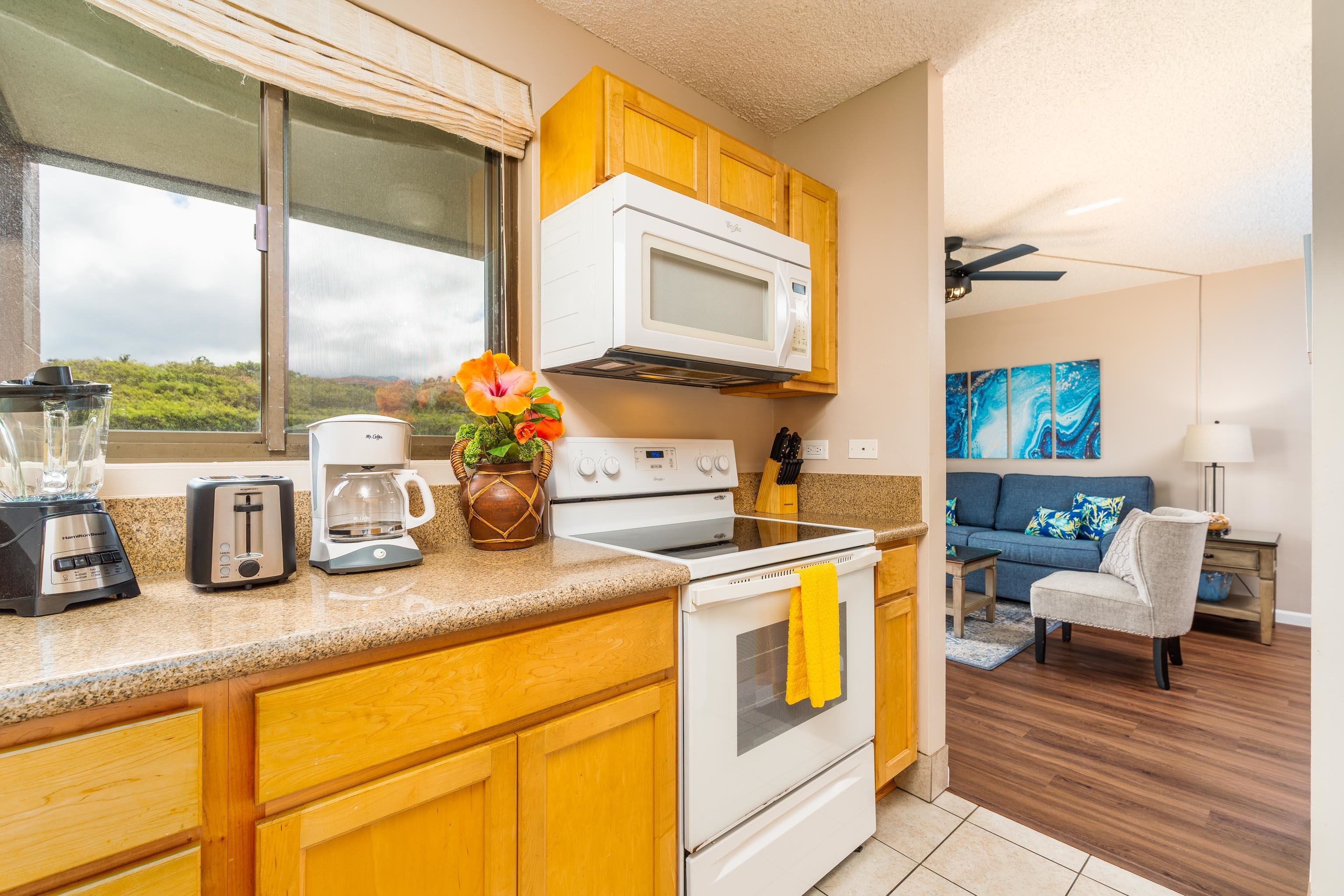 Kahana Manor condo # 418, Lahaina, Hawaii - photo 9 of 31