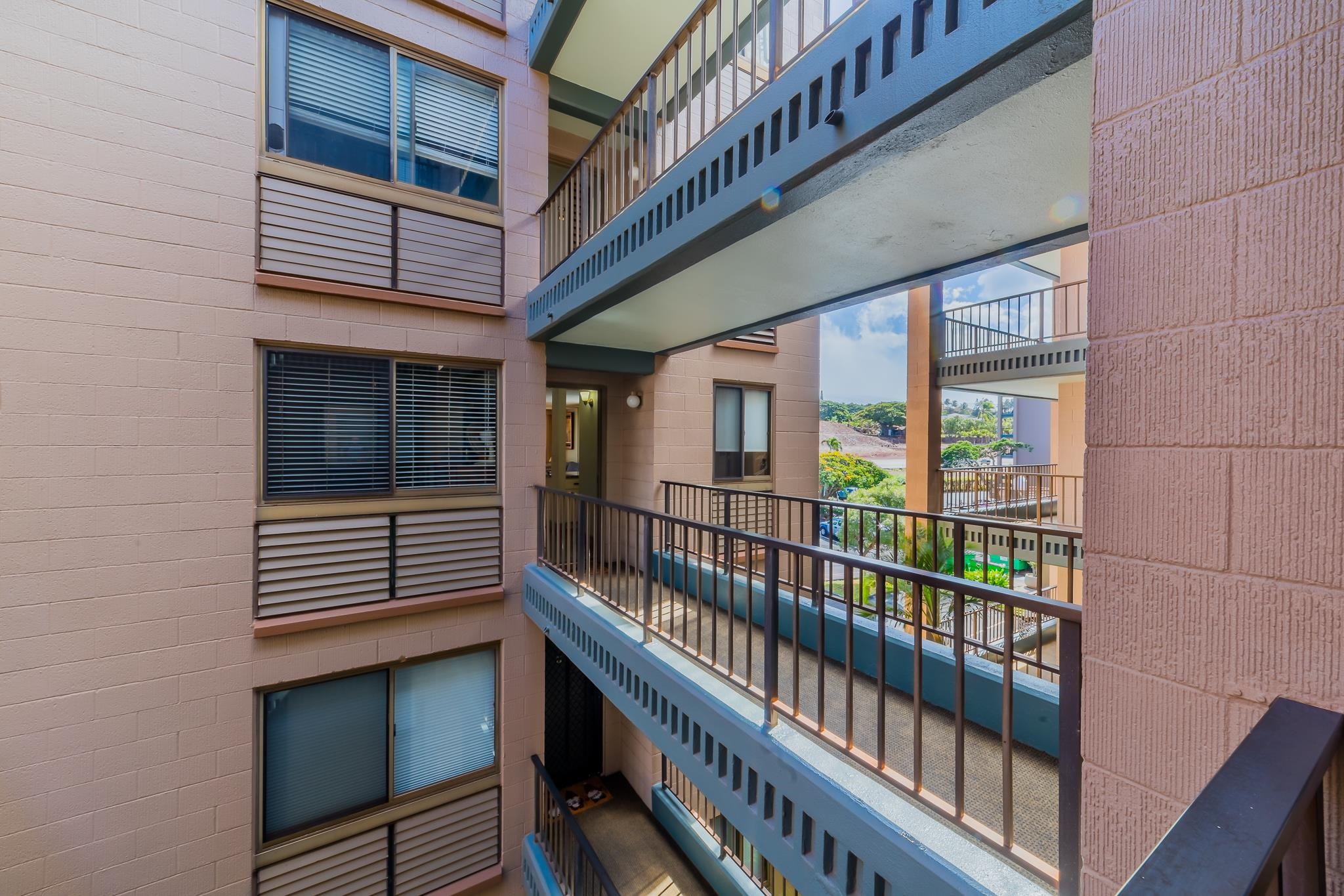 Kahana Manor condo # 419, Lahaina, Hawaii - photo 26 of 32