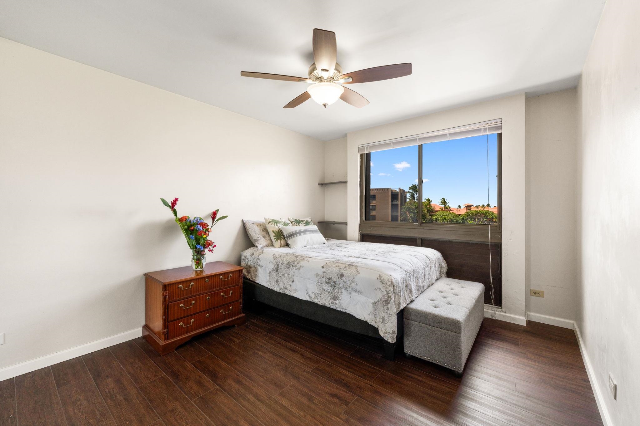 Kahana Manor condo # 518, Lahaina, Hawaii - photo 5 of 14