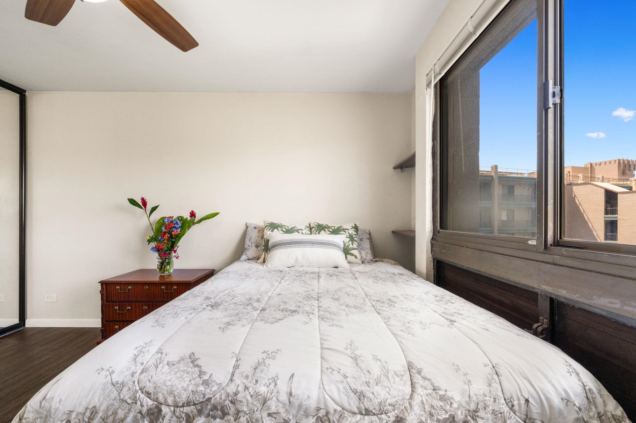 Kahana Manor condo # 518, Lahaina, Hawaii - photo 7 of 14