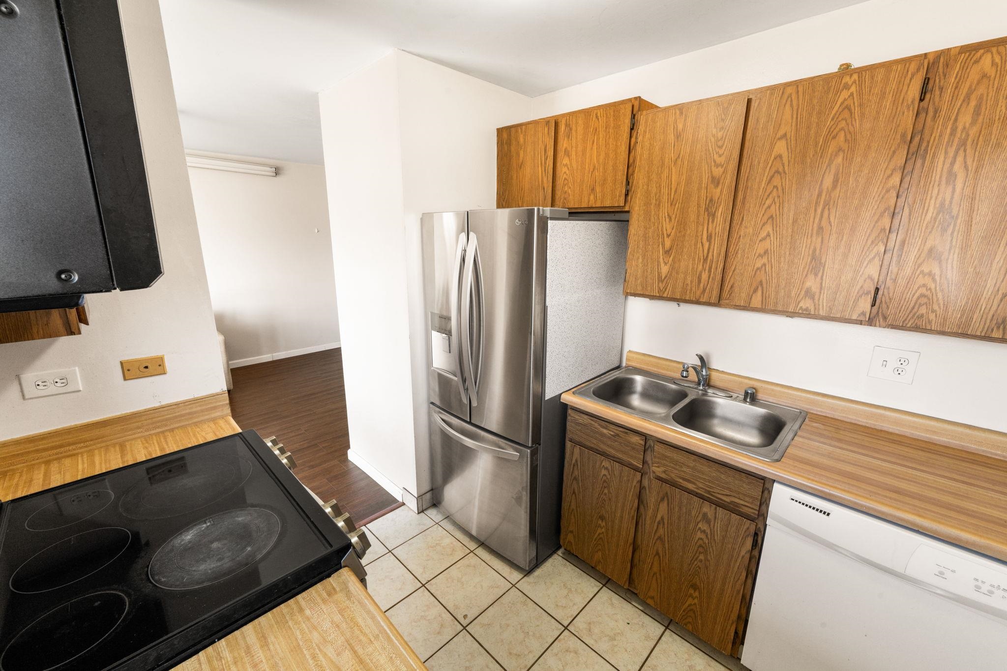 Kahana Manor condo # 518, Lahaina, Hawaii - photo 9 of 14