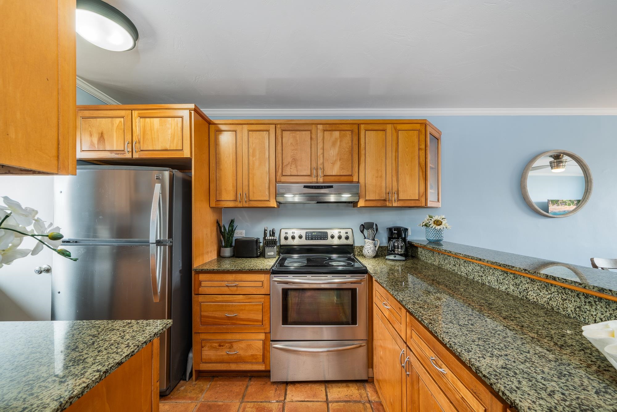 Kahana Manor condo # 608, Lahaina, Hawaii - photo 5 of 40