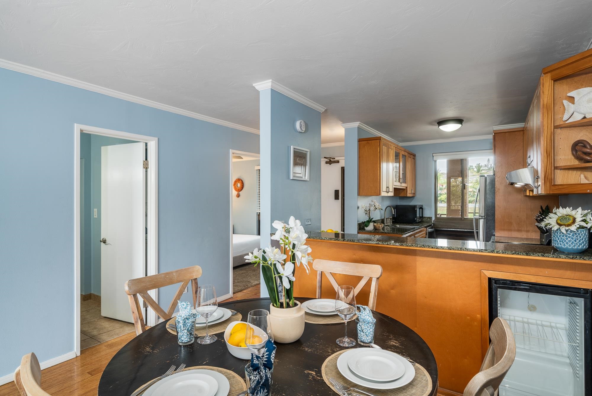 Kahana Manor condo # 608, Lahaina, Hawaii - photo 6 of 40