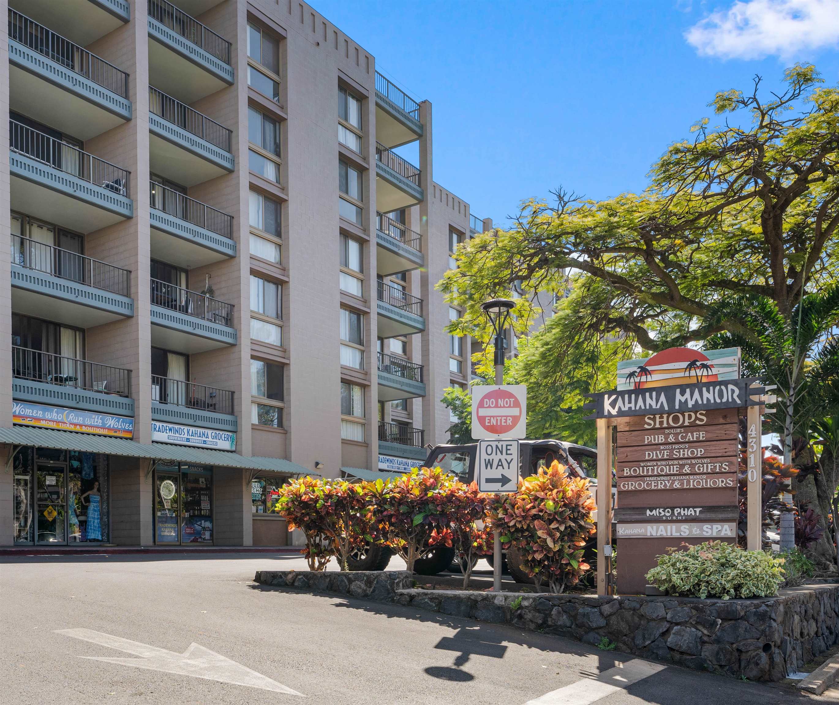 Kahana Manor condo # 614, Lahaina, Hawaii - photo 18 of 21