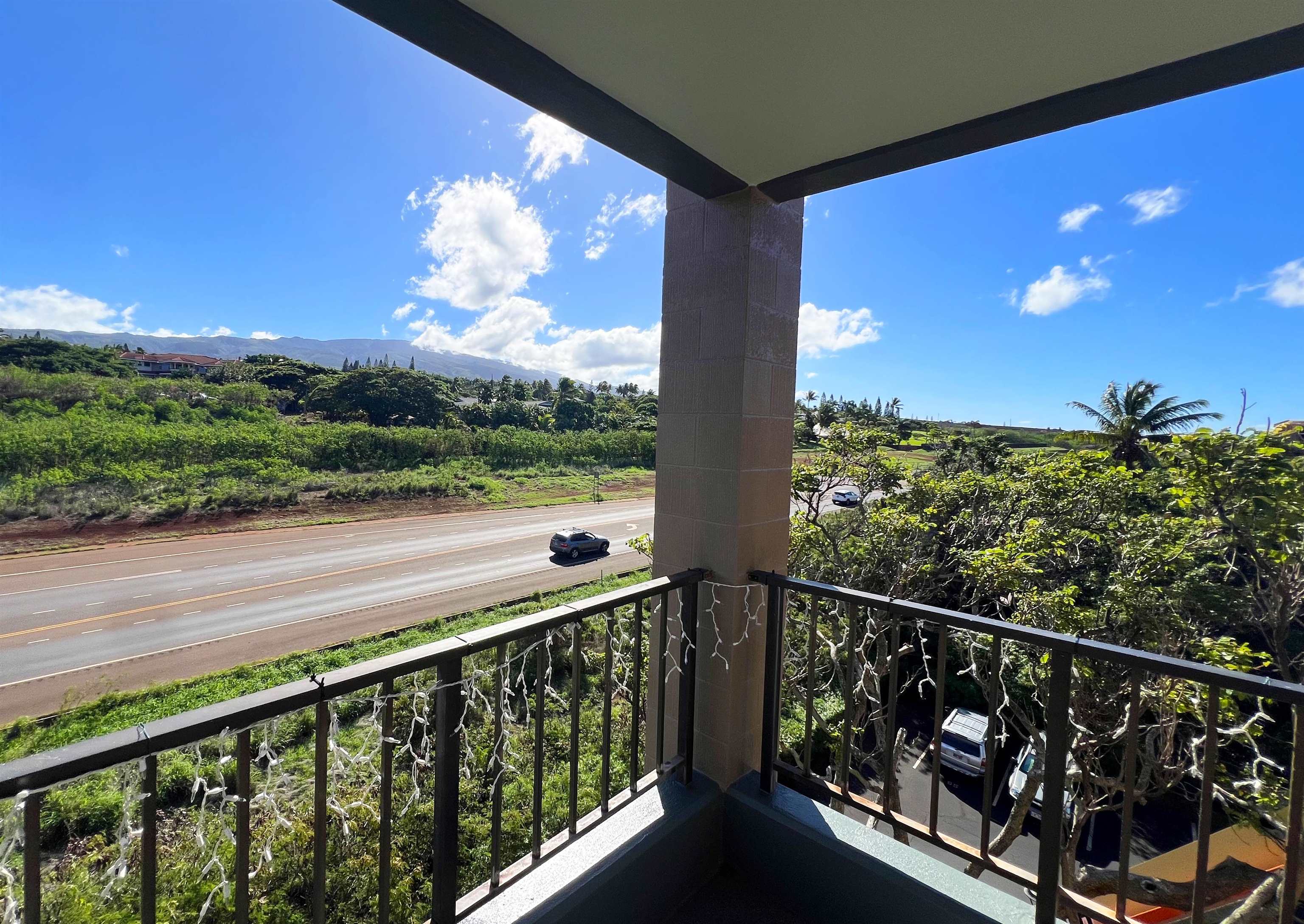 Kahana Manor condo # 617, Lahaina, Hawaii - photo 7 of 15