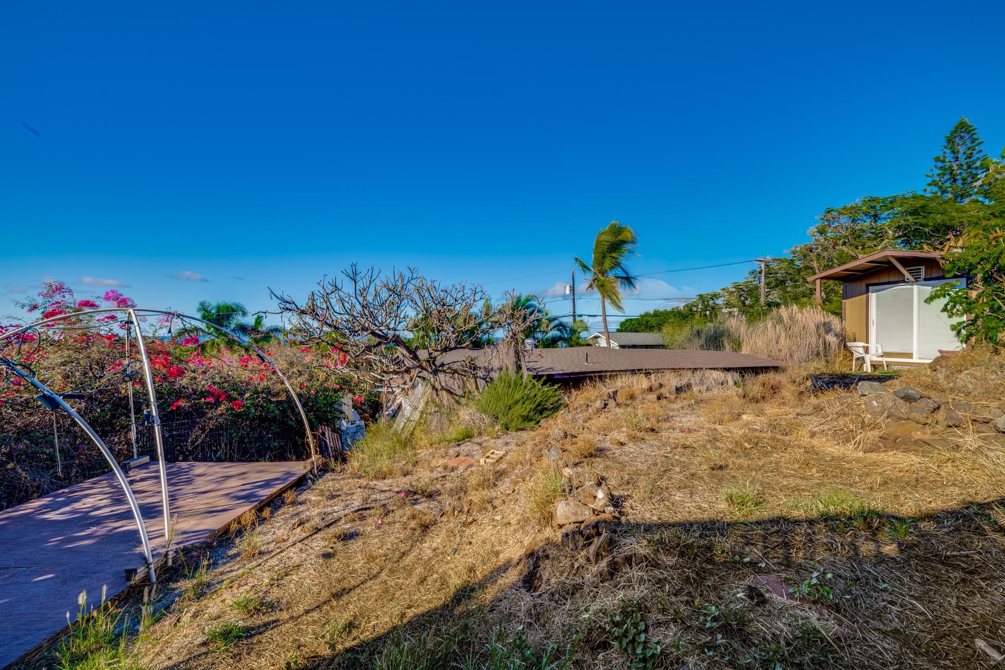 432  Kupulau Dr , Maui Meadows home - photo 17 of 23