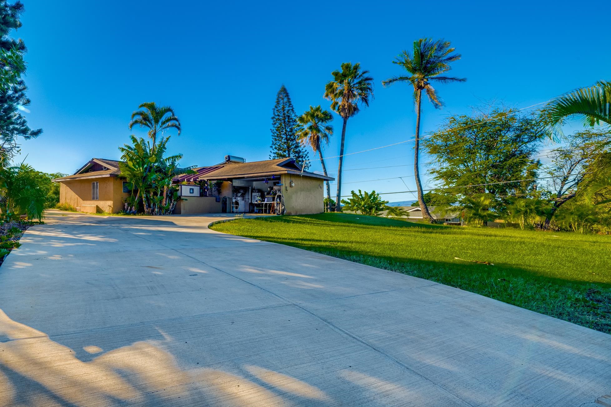 432  Kupulau Dr , Maui Meadows home - photo 3 of 23