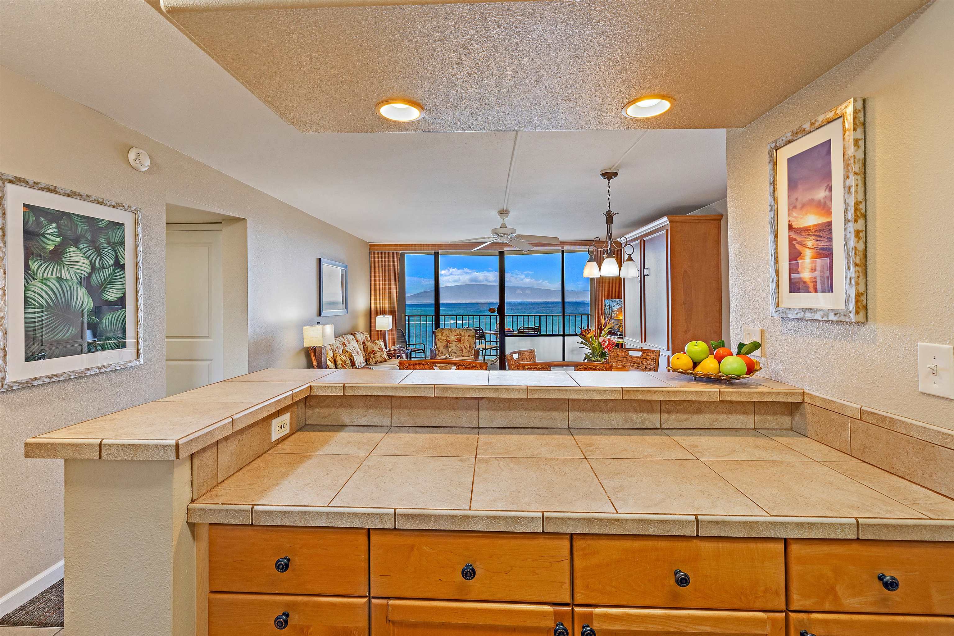 Valley Isle Resort condo # 1002B, Lahaina, Hawaii - photo 8 of 32