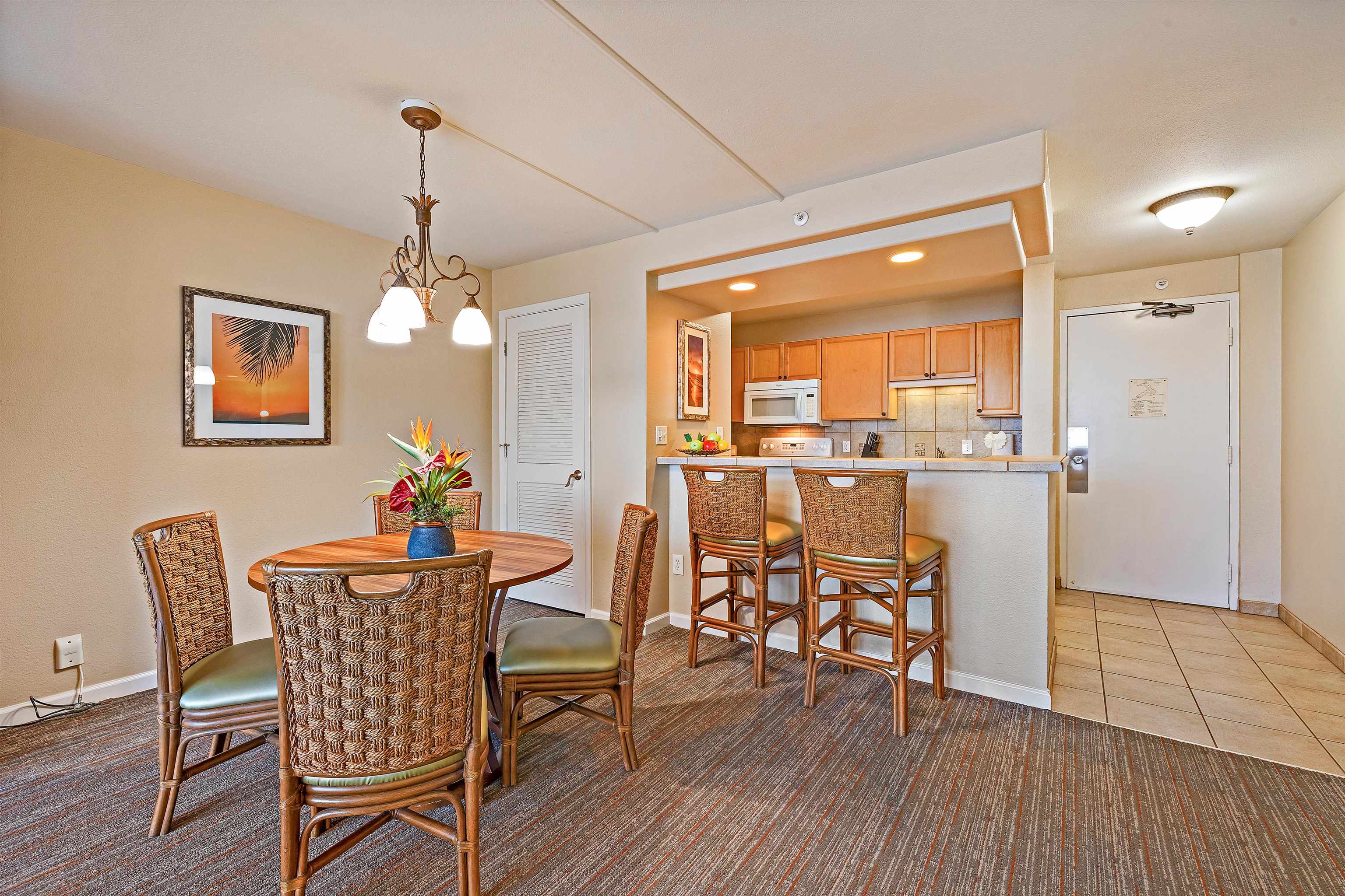 Valley Isle Resort condo # 1002B, Lahaina, Hawaii - photo 10 of 32