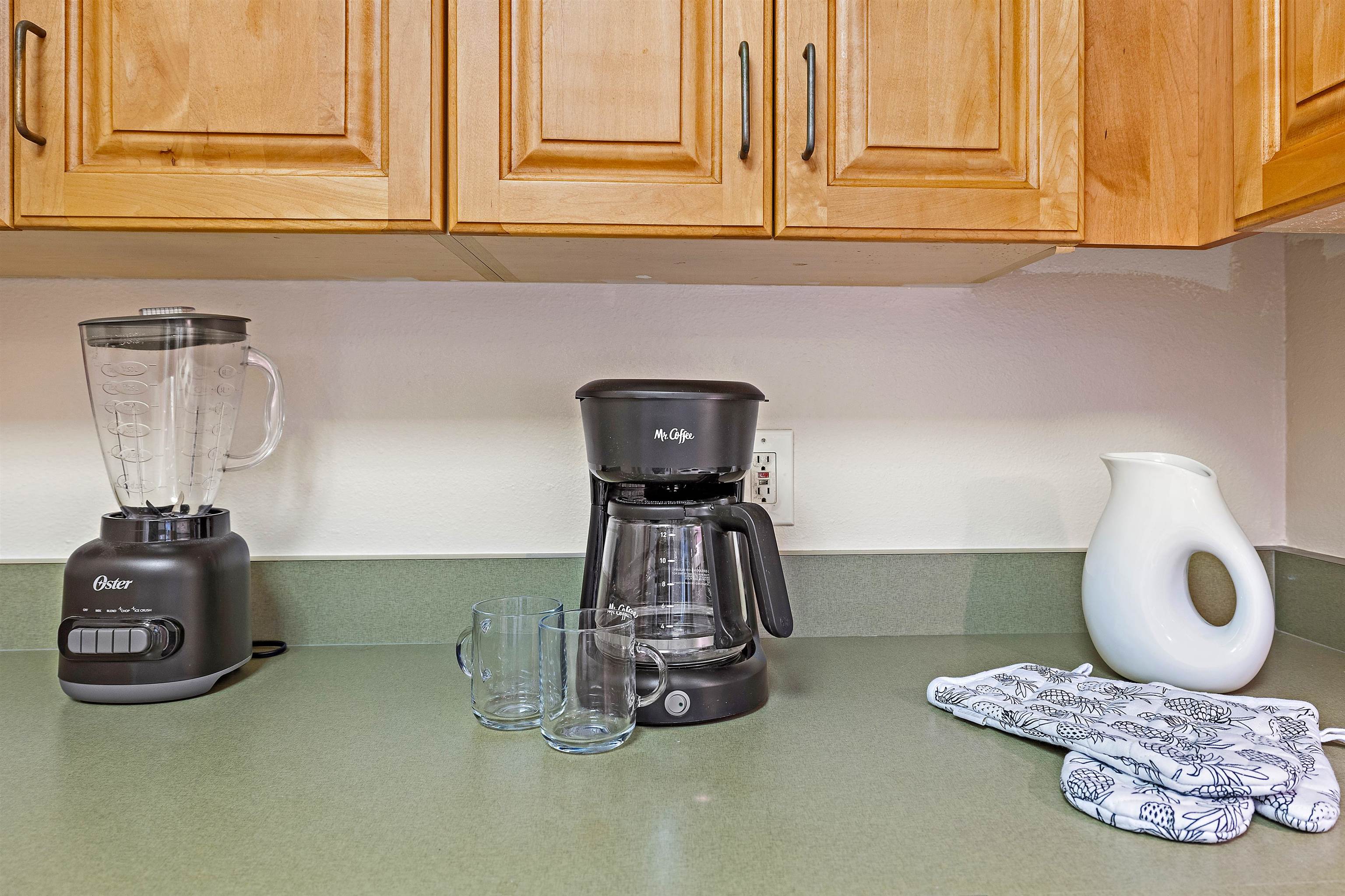 Valley Isle Resort condo # 1003B, Lahaina, Hawaii - photo 24 of 47