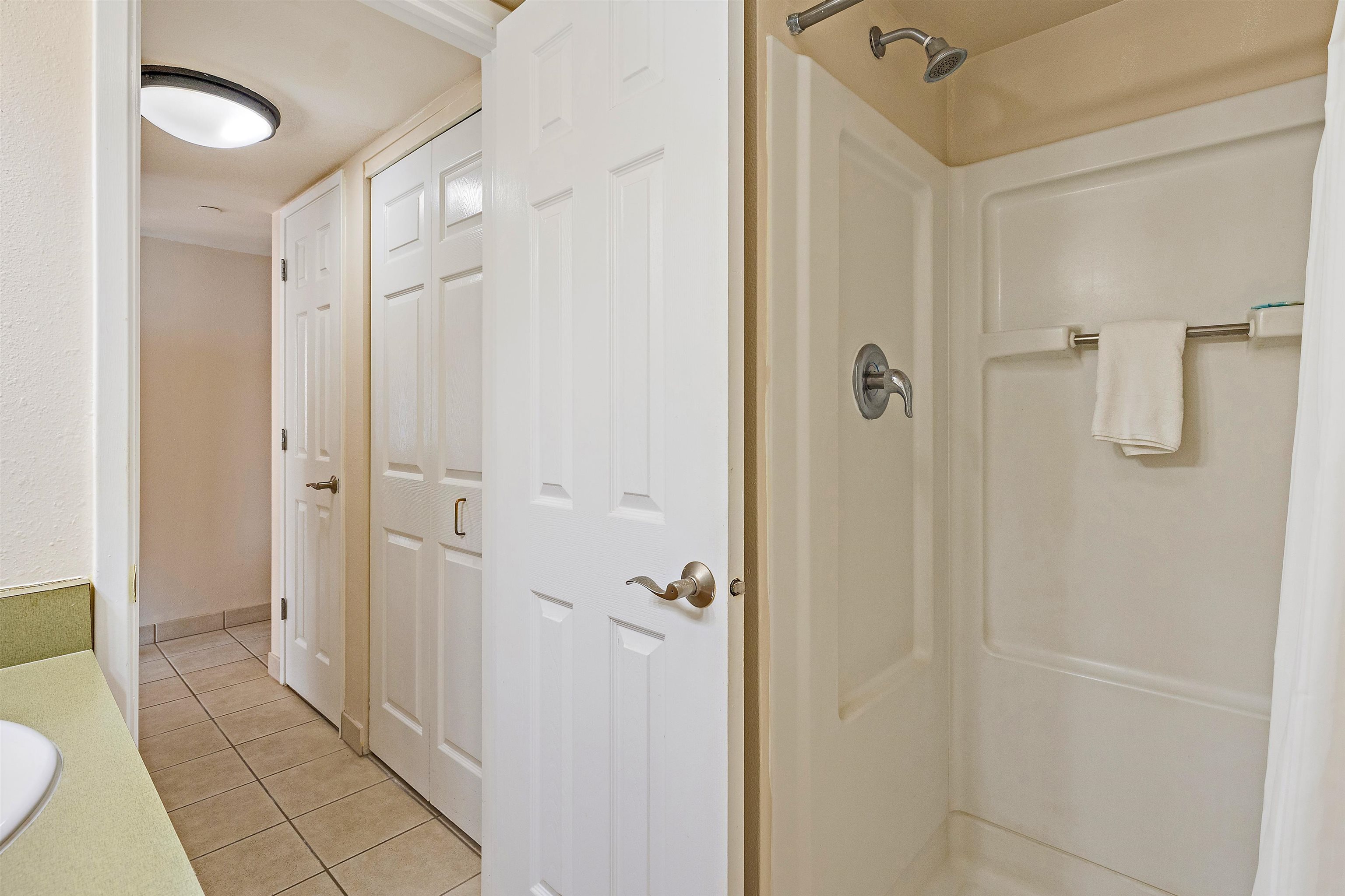 Valley Isle Resort condo # 1003B, Lahaina, Hawaii - photo 35 of 47