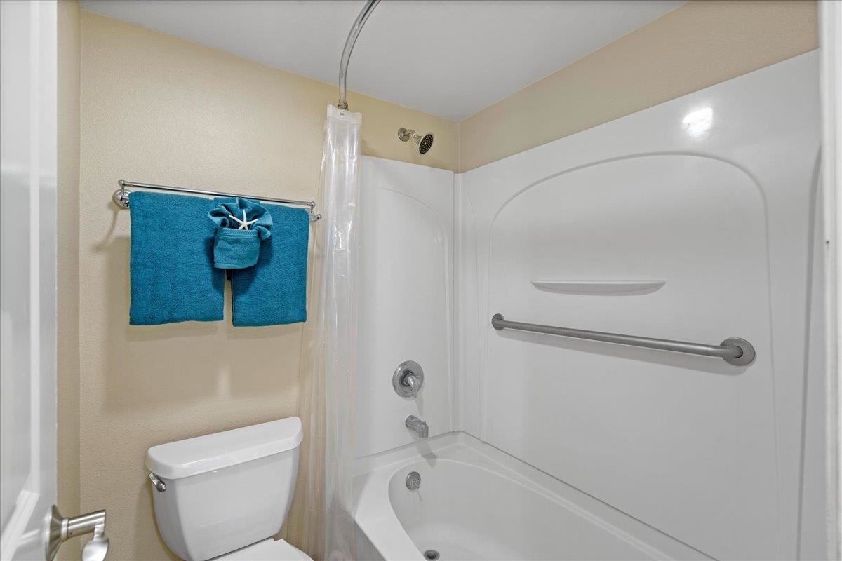 Valley Isle Resort condo # 1005B, Lahaina, Hawaii - photo 20 of 30