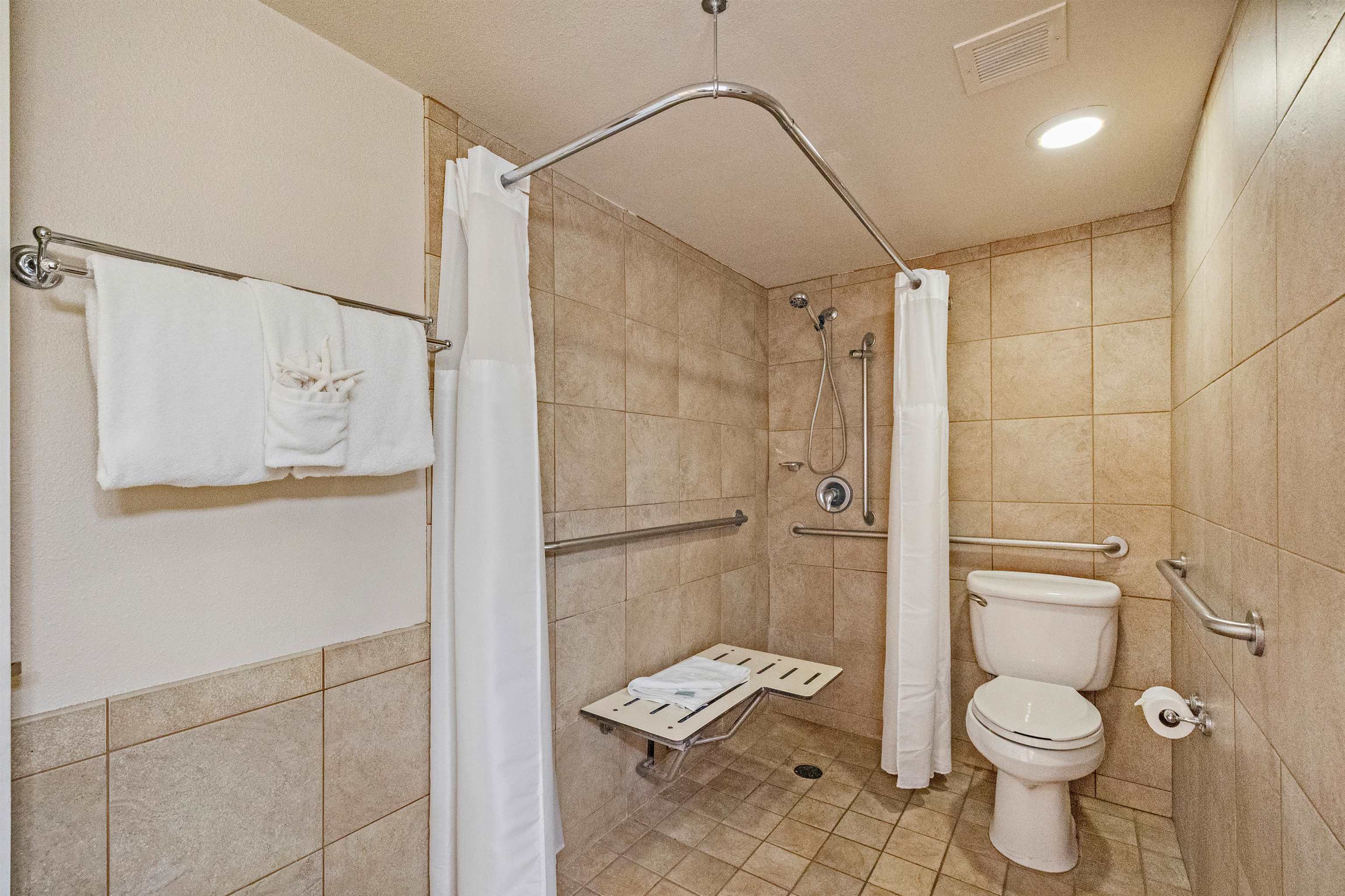 Valley Isle Resort condo # 101B, Lahaina, Hawaii - photo 24 of 37