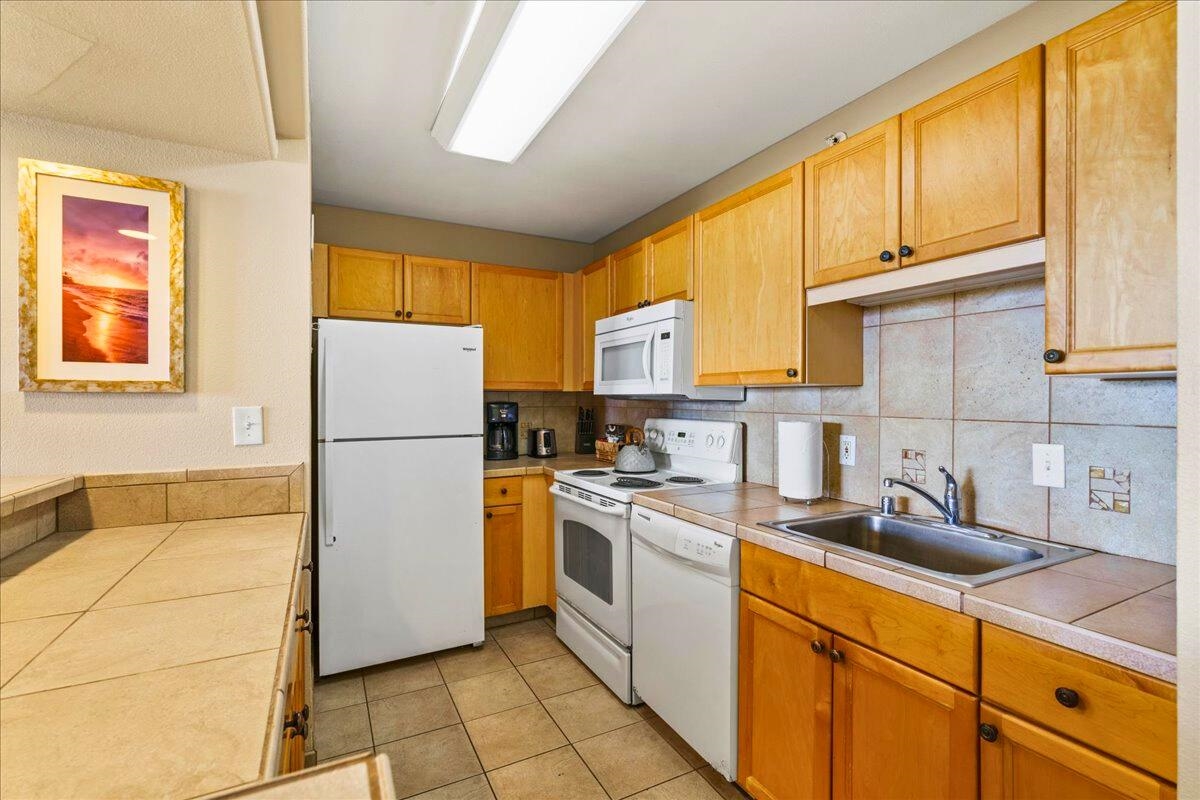 Valley Isle Resort condo # 104, Lahaina, Hawaii - photo 7 of 15