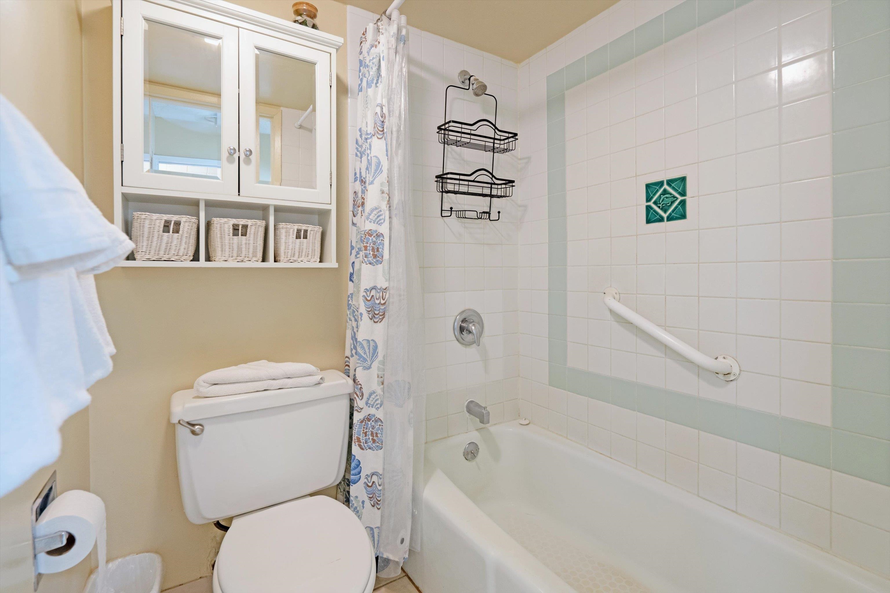 Valley Isle Resort condo # 107B, Lahaina, Hawaii - photo 16 of 35