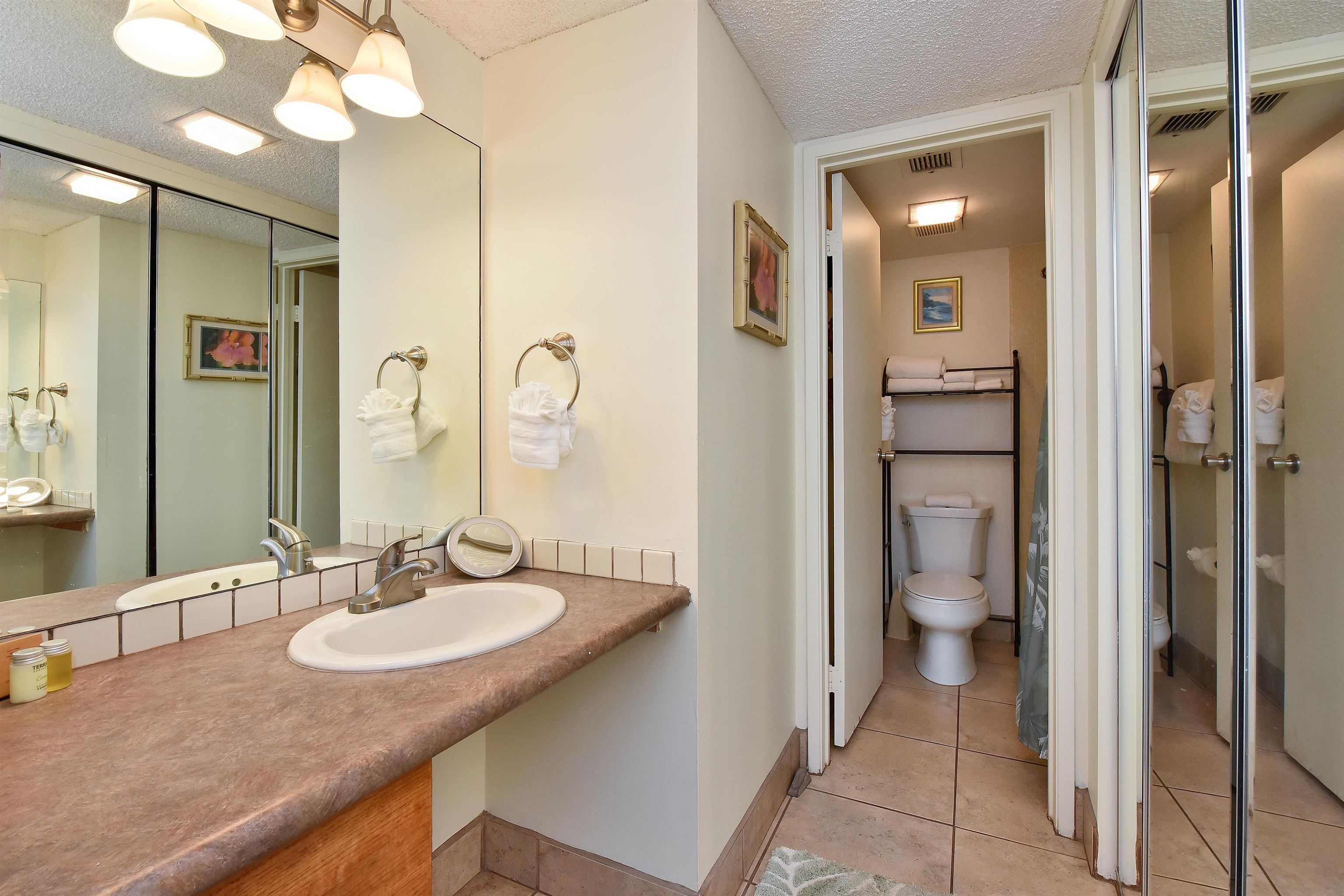 Valley Isle Resort condo # 1104B, Lahaina, Hawaii - photo 20 of 38