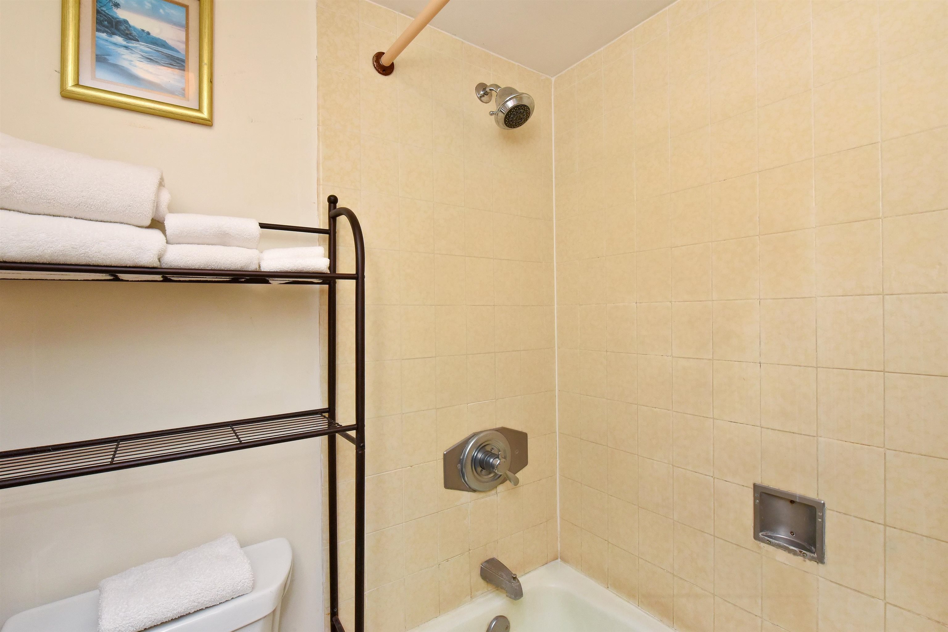 Valley Isle Resort condo # 1104B, Lahaina, Hawaii - photo 23 of 38