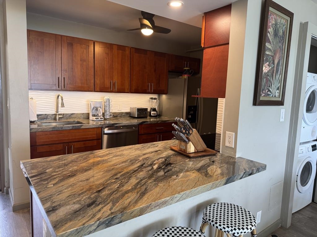 Valley Isle Resort condo # 201B, Lahaina, Hawaii - photo 5 of 26