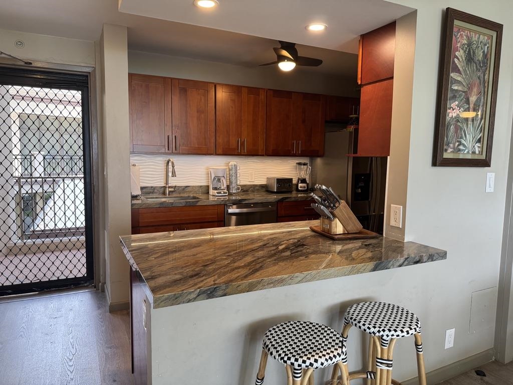 Valley Isle Resort condo # 201B, Lahaina, Hawaii - photo 6 of 26