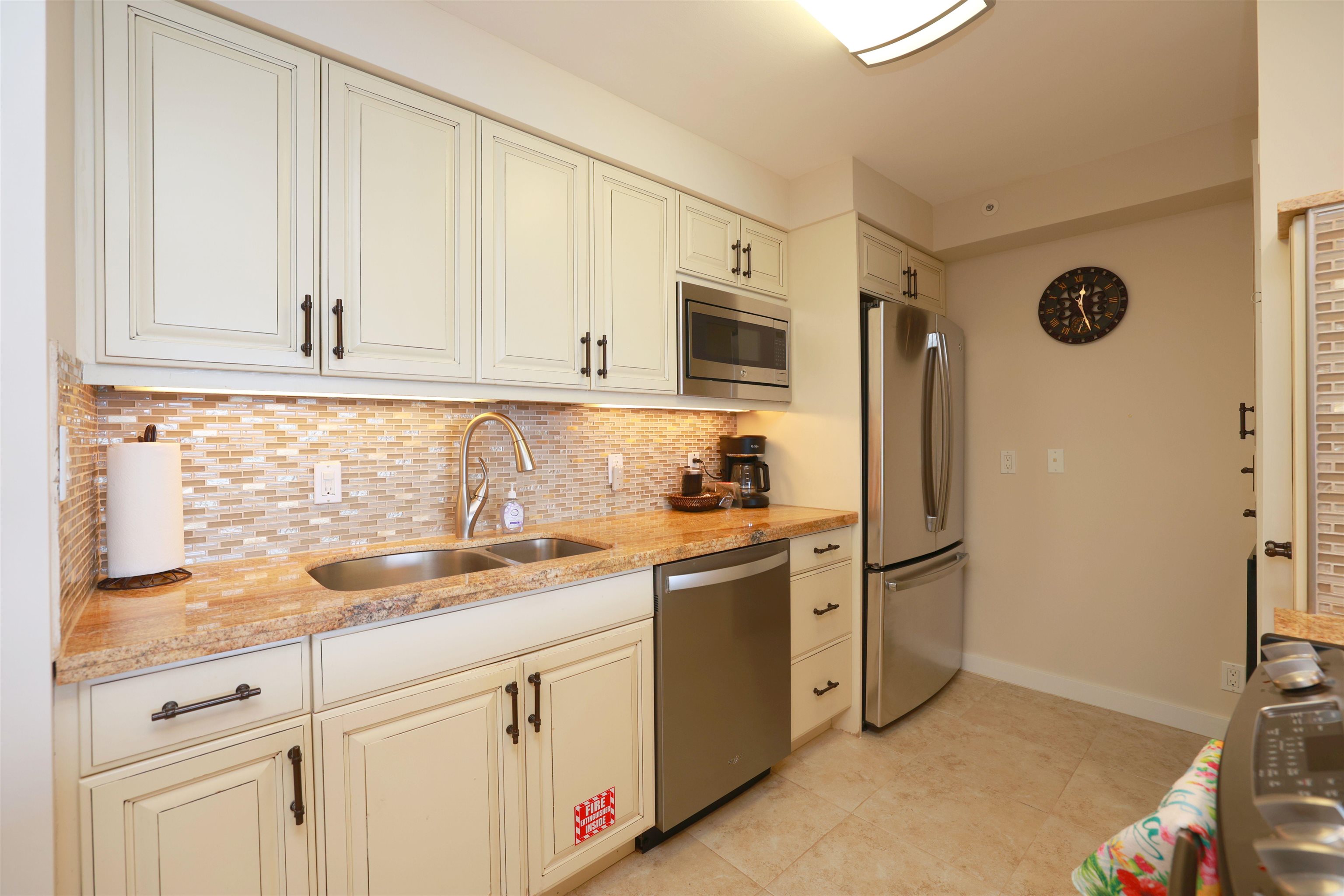 Valley Isle Resort condo # 208, Lahaina, Hawaii - photo 3 of 48