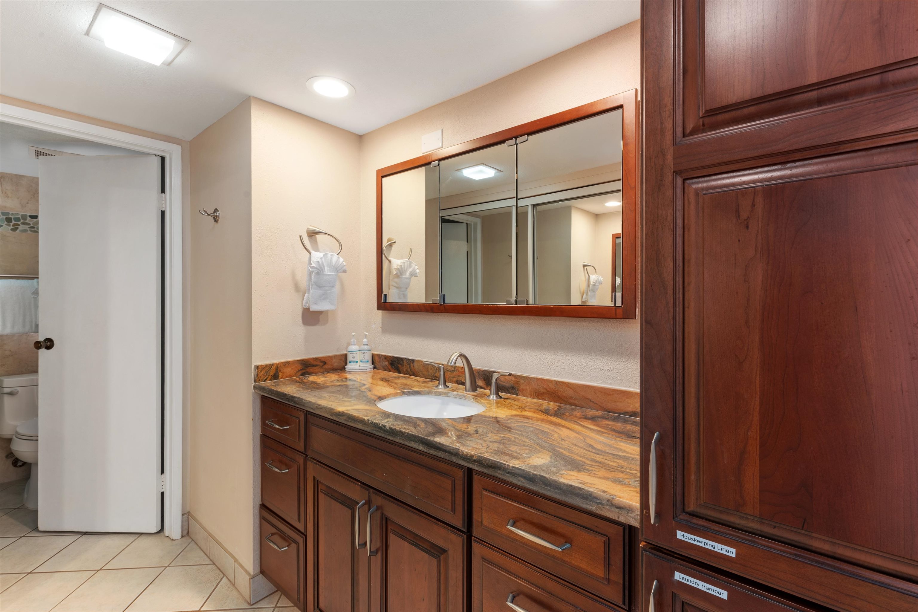 Valley Isle Resort condo # 309, Lahaina, Hawaii - photo 12 of 31