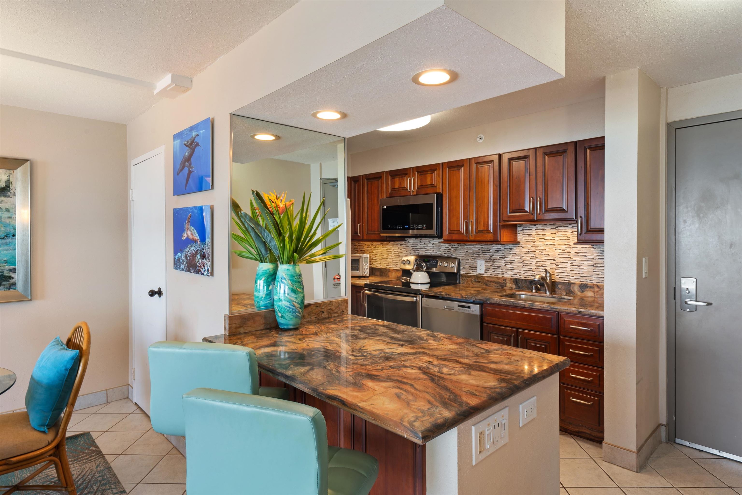 Valley Isle Resort condo # 309, Lahaina, Hawaii - photo 3 of 31