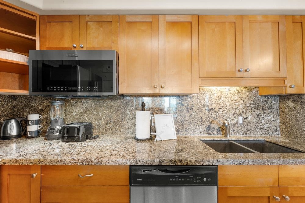 Valley Isle Resort condo # 403, Lahaina, Hawaii - photo 11 of 42